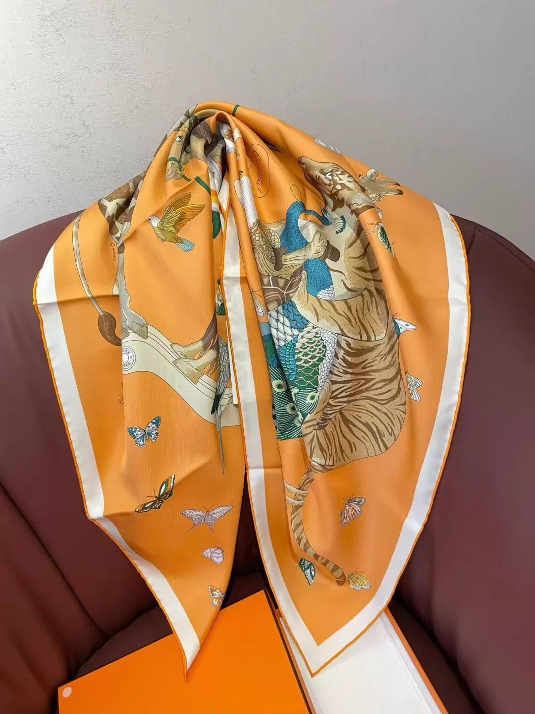 Hermes Hermès NEW BESTSELLER Silk Scarf 90x90 AM879 Size ONE SIZE - 2 Thumbnail