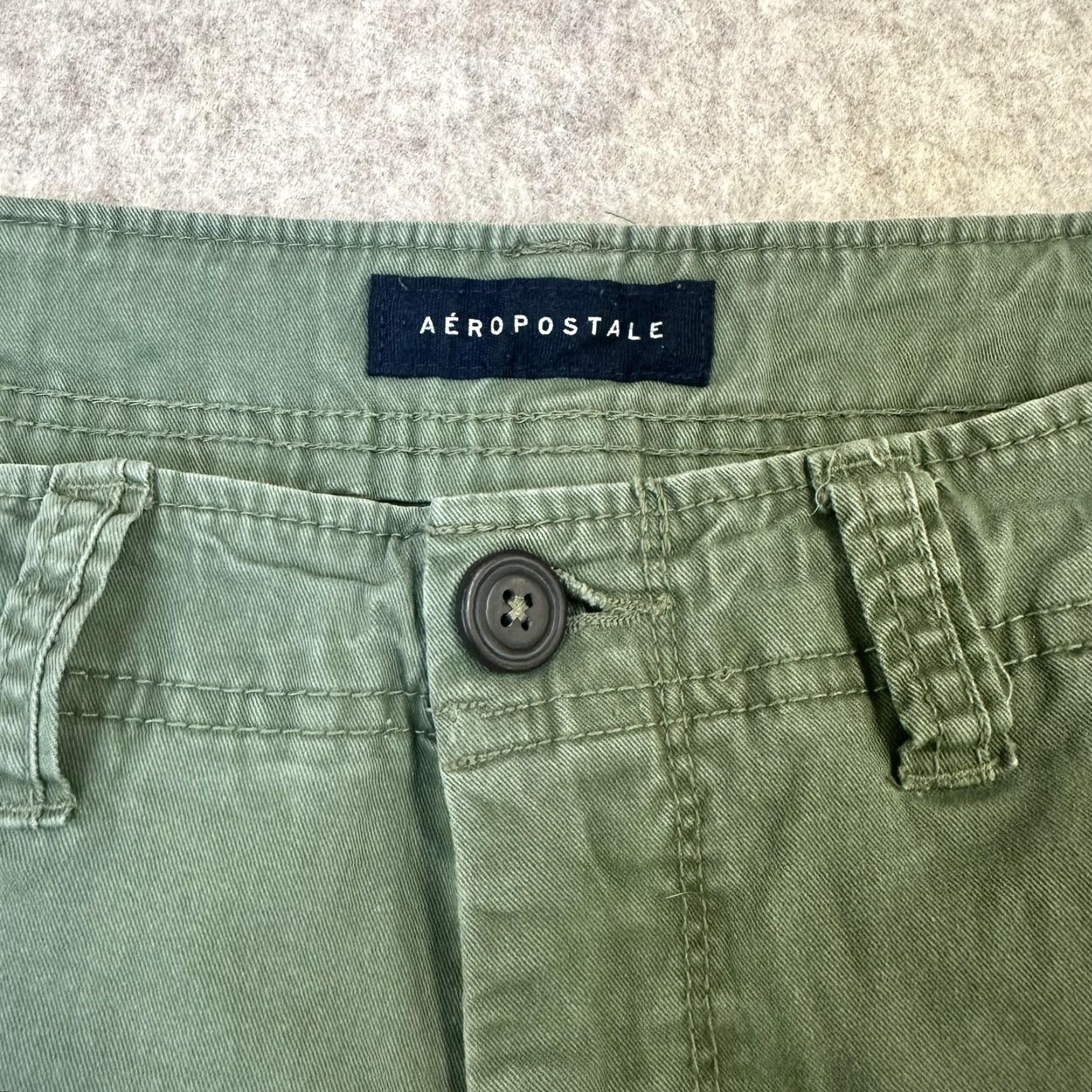 Aeropostale Aeropostale Cargo Shorts Womens 27 Green Utility Pockets Stretch Casual Outdoors Size 27" / US 4 / IT 40 - 6 Thumbnail