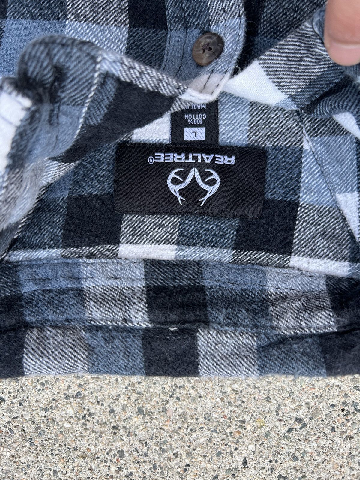 Realtree × Vintage Vintage Realtree Navy Plaid Hunting/Beach Flannel Size L Size US L / EU 52-54 / 3 - 3 Thumbnail