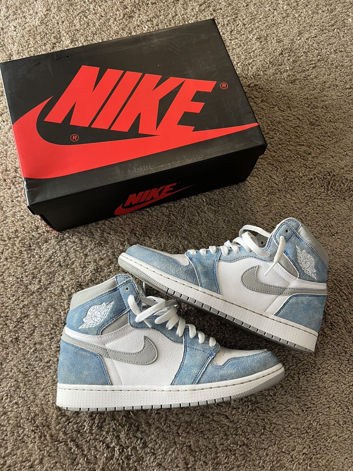snipes jordan 1 hyper royal