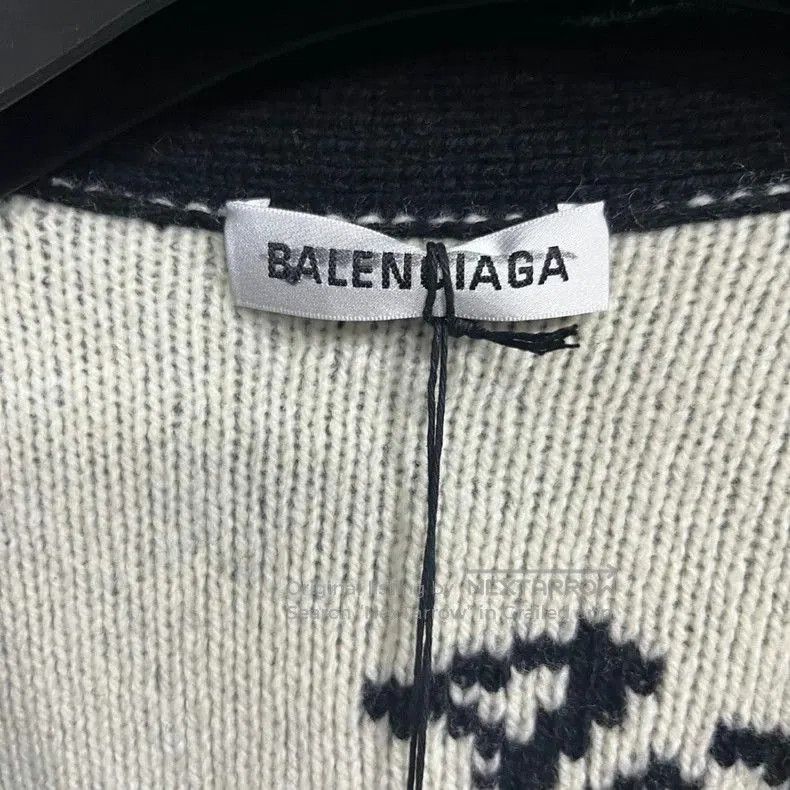 Balenciaga Balenciaga Black Logo All-Over Print V-neck Cardigan. Size US XS / EU 42 / 0 - 3 Thumbnail
