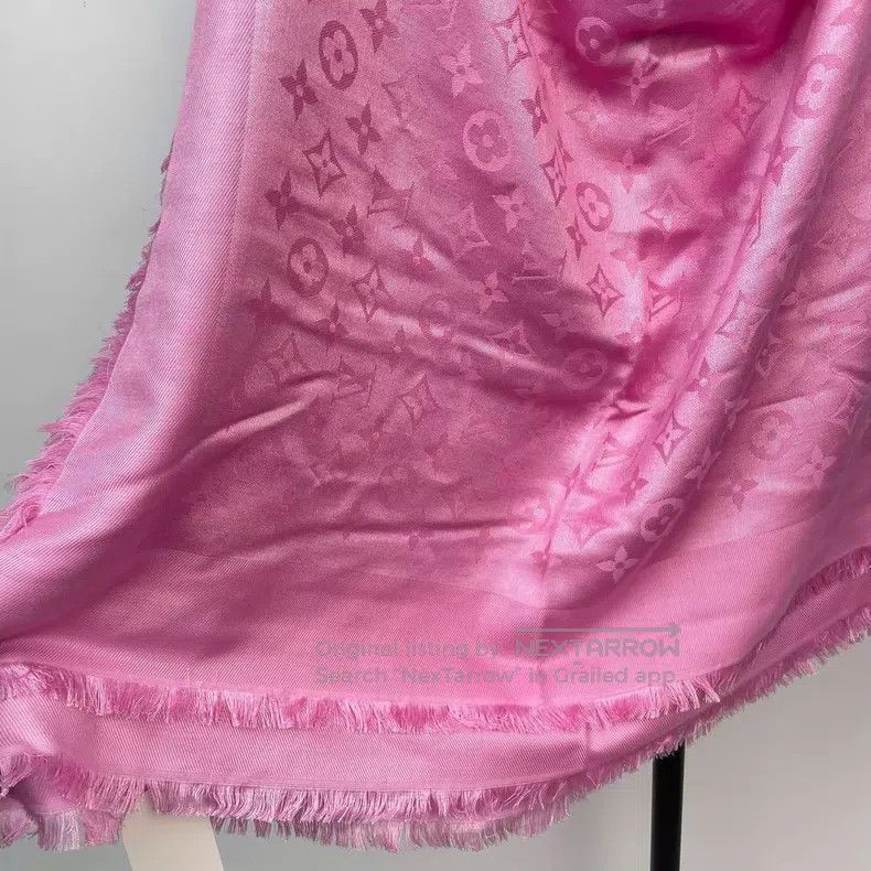 Louis Vuitton Louis Vuitton Pink full print presbyopia logo satin fringe Size ONE SIZE - 6 Thumbnail