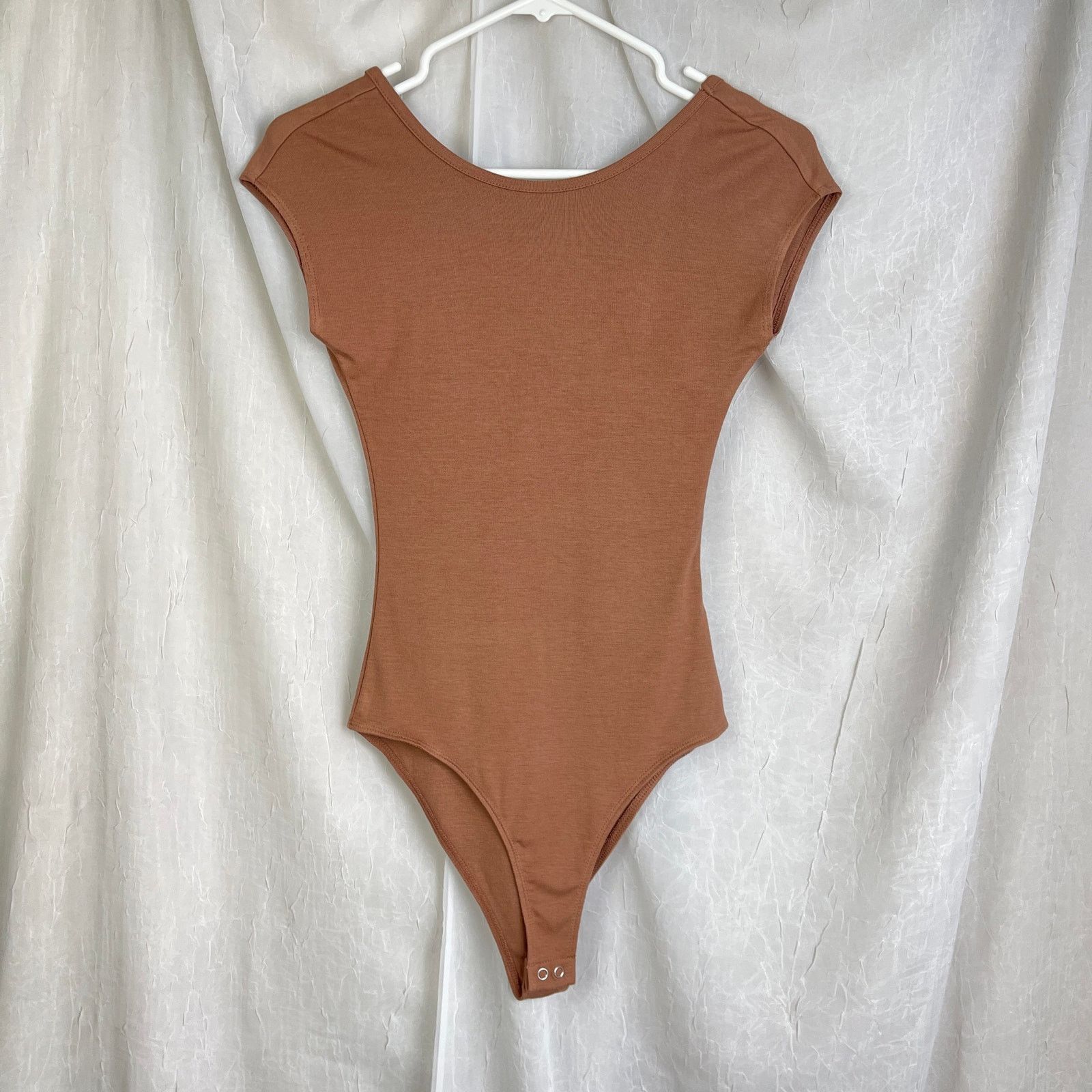 Forever 21 Forever 21 Scoop Back Short Sleeve Bodysuit Dusty Pink XS Size XS / US 0-2 / IT 36-38 - 16 Thumbnail