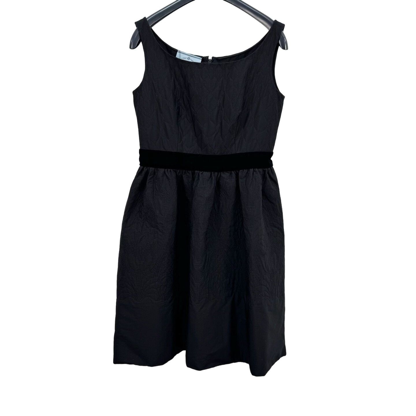 Prada Prada Quilted Sleeveless Dress Size 42 Size M / US 6-8 / IT 42-44 - 1 Thumbnail