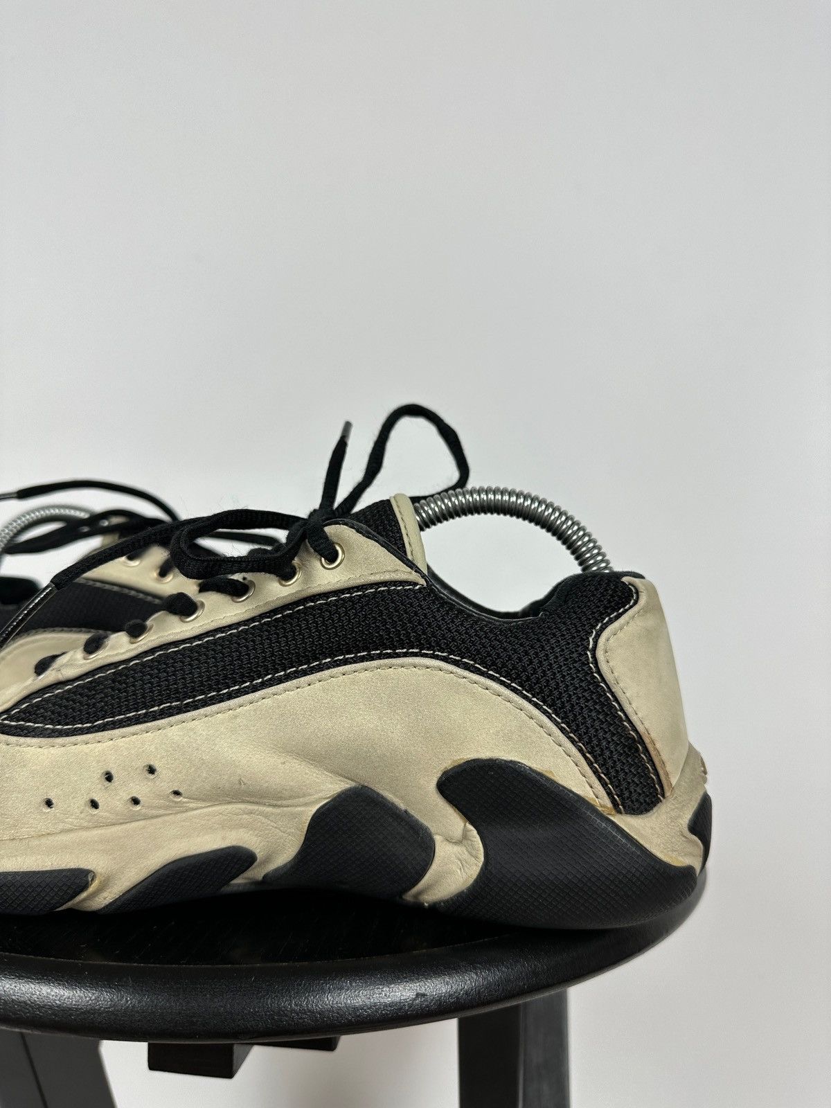 Oakley 00s Vintage Oakley Beige/Black Leather Low Top Sneakers Size US 6.5 / EU 39-40 - 19 Thumbnail