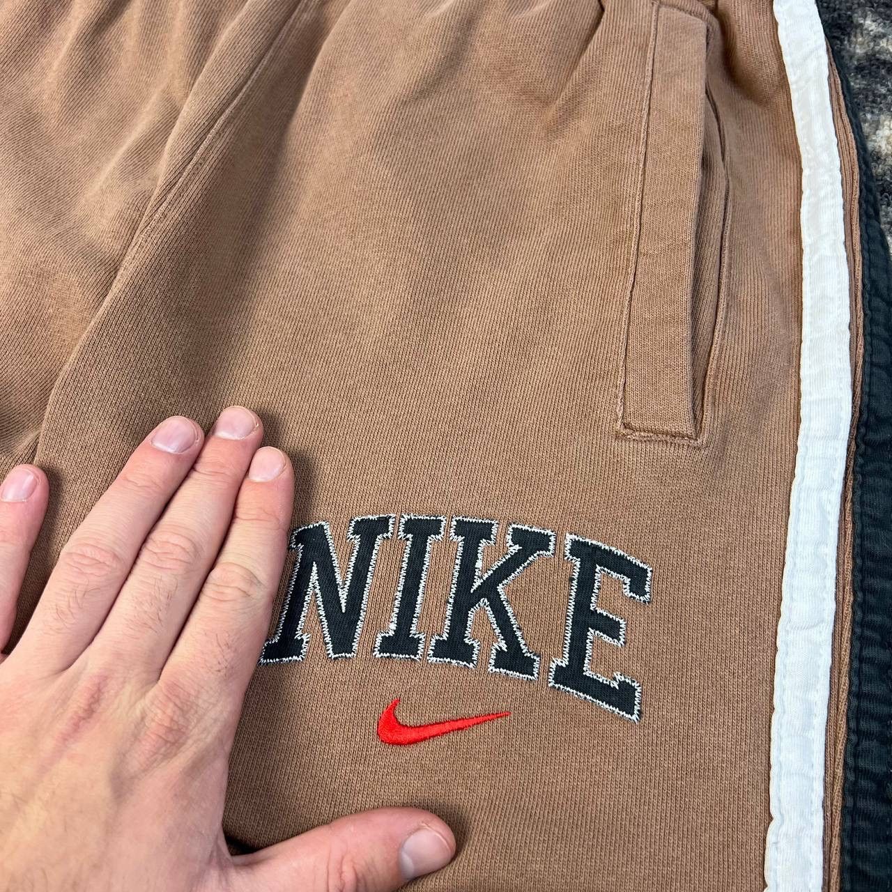 Nike Nike Big Embroidered Logo Baggy Sweatpants Size US 30 / EU 46 - 5 Thumbnail