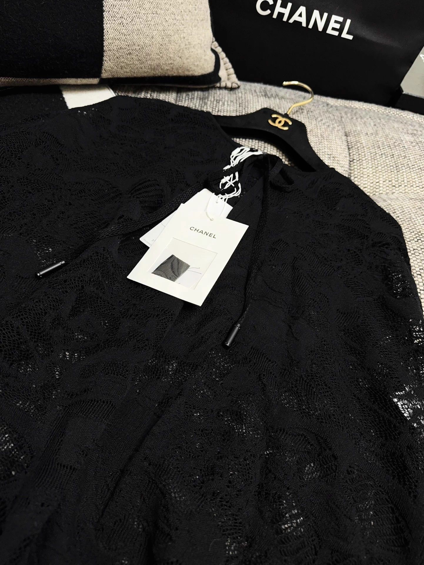 Chanel Chanel 22C Black Lace Cutout Tie Cape 34/36 Size XS / US 0-2 / IT 36-38 - 4 Thumbnail