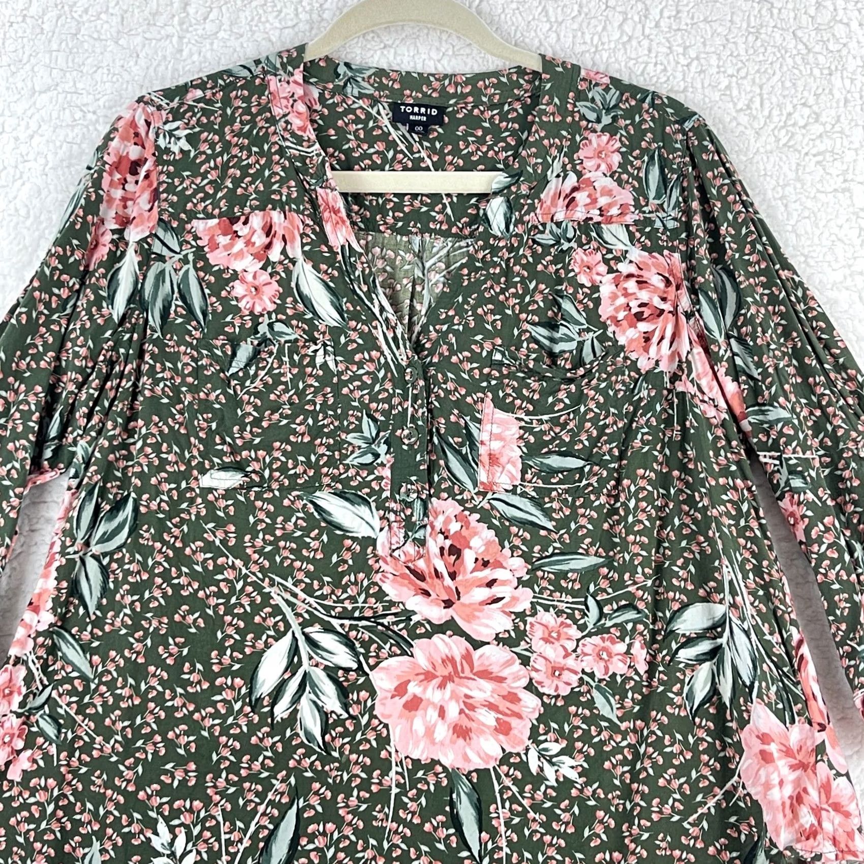 Torrid Torrid Harper Challis Green Floral V-Neck Shirt 3/4 Sleeve M Womens Size M / US 6-8 / IT 42-44 - 2 Thumbnail