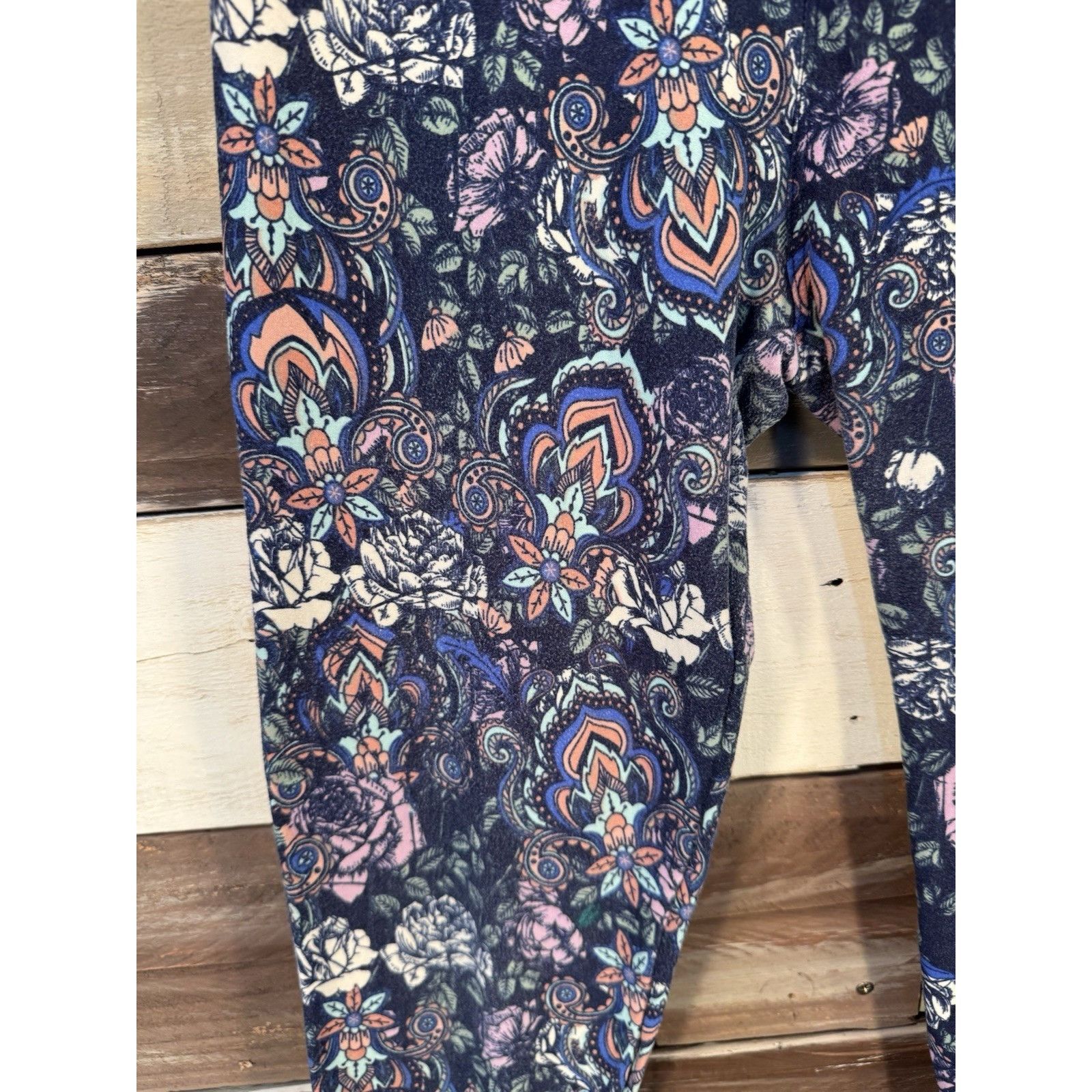 Other LuLaRoe Leggings OS One Size BLUE PATTERN Gently Used Size 29" - 2 Thumbnail