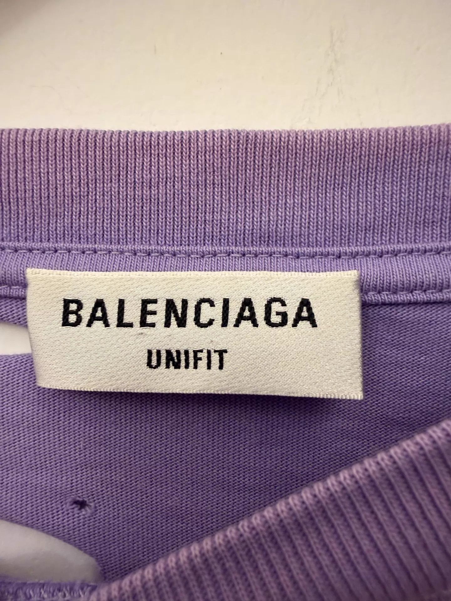Balenciaga Balenciaga Caps Destroyed Purple Crew SS T Wmn XS Size XS / US 0-2 / IT 36-38 - 2 Thumbnail