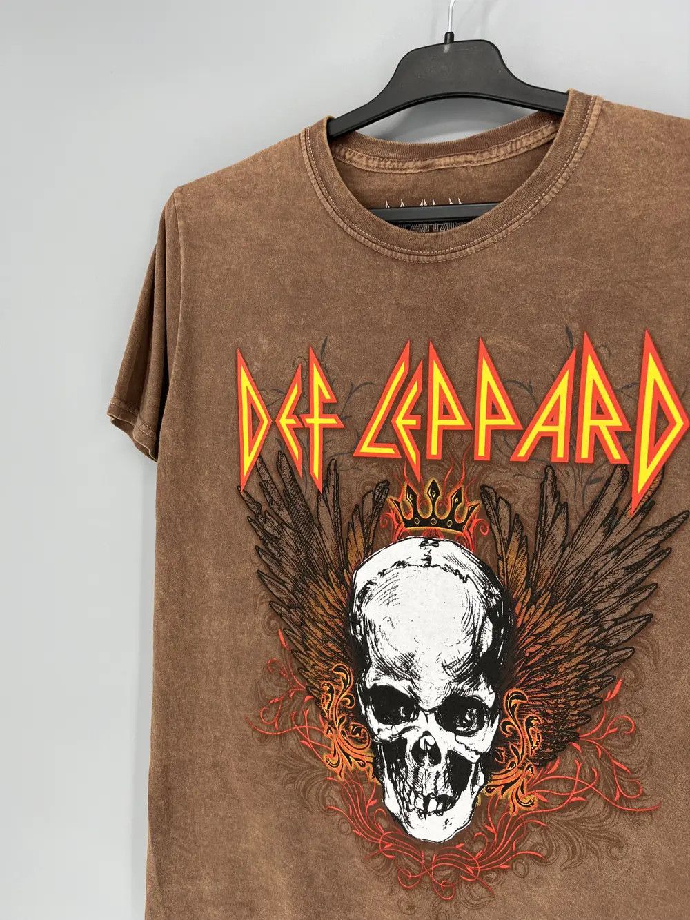 Band Tees Vintage Y2K Def Leppard Band Tee Size S Faded Double Sided Size US S / EU 44-46 / 1 - 7 Thumbnail