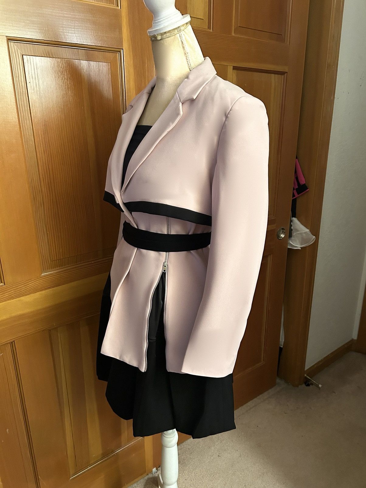 Designer × Other NWT, Lavishly Paris Pink Long Sleeve Skirt Suit Dress. Size M / US 6-8 / IT 42-44 - 7 Thumbnail