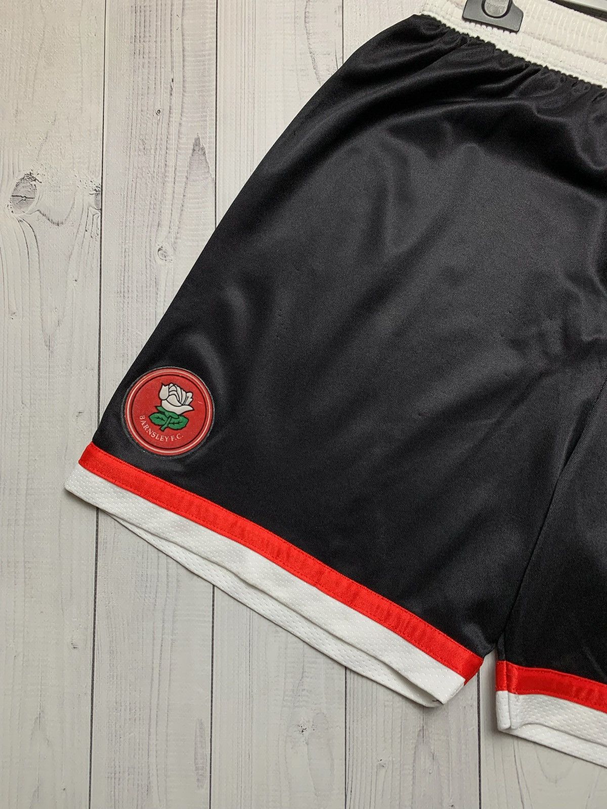 Vintage Vintage Barnsley Admiral soccer shorts size M retro black Size US 32 / EU 48 - 3 Thumbnail