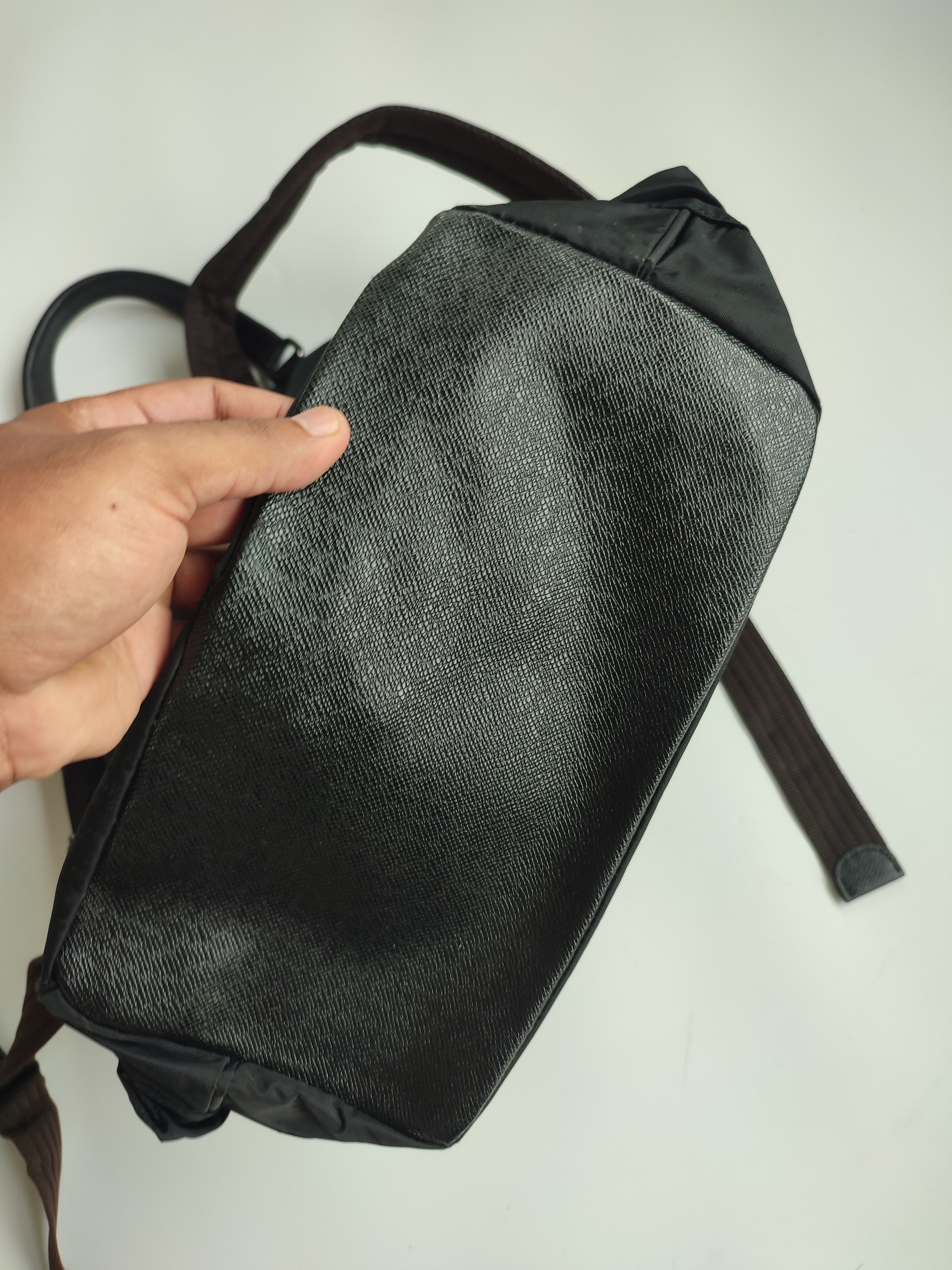 United Colors Of Benetton UNITED COLOR BENETTON (UCB) RARE BLACK BACKPACK Size ONE SIZE - 3 Thumbnail
