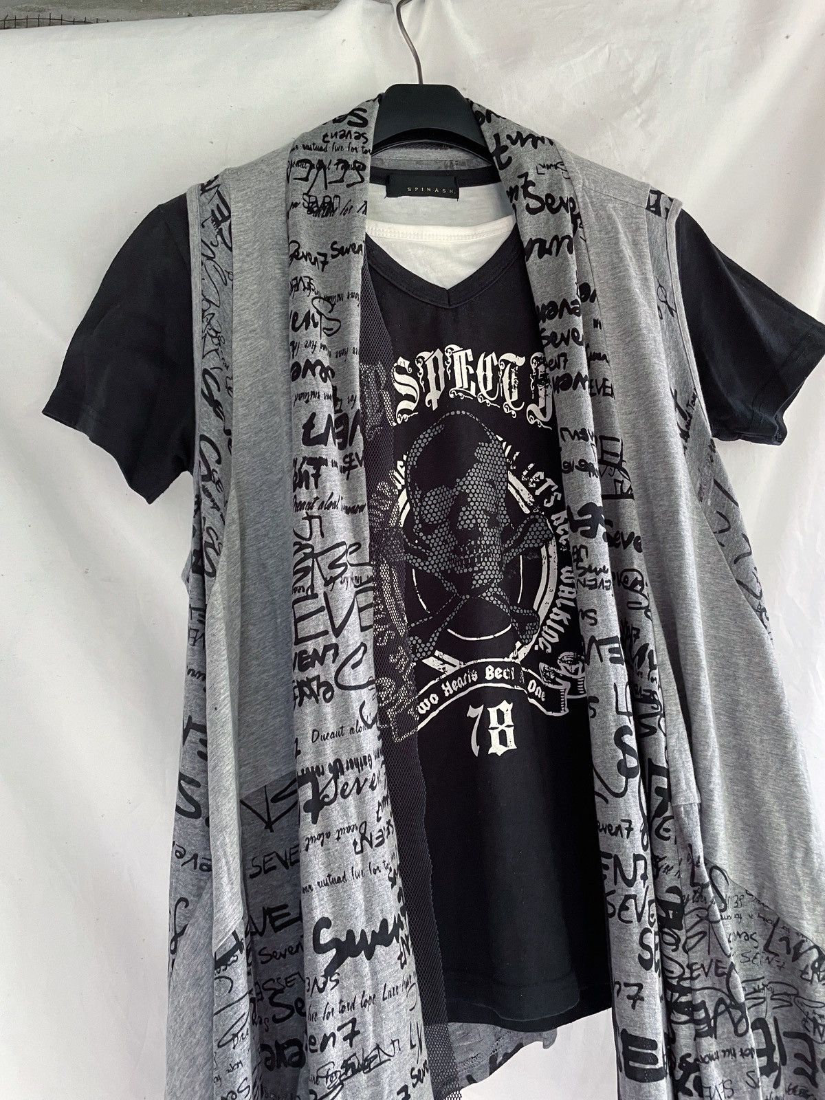 Beauty Beast 2 IN 1 SPINASH TEE + JAPANESE OUTER SOEN STREET STYLE Size US M / EU 48-50 / 2 - 6 Thumbnail