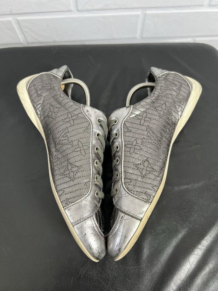 Louis Vuitton Louis Vuitton Women's Leather Sneakers Silver Size 38 Size US 8 / IT 38 - 5 Thumbnail