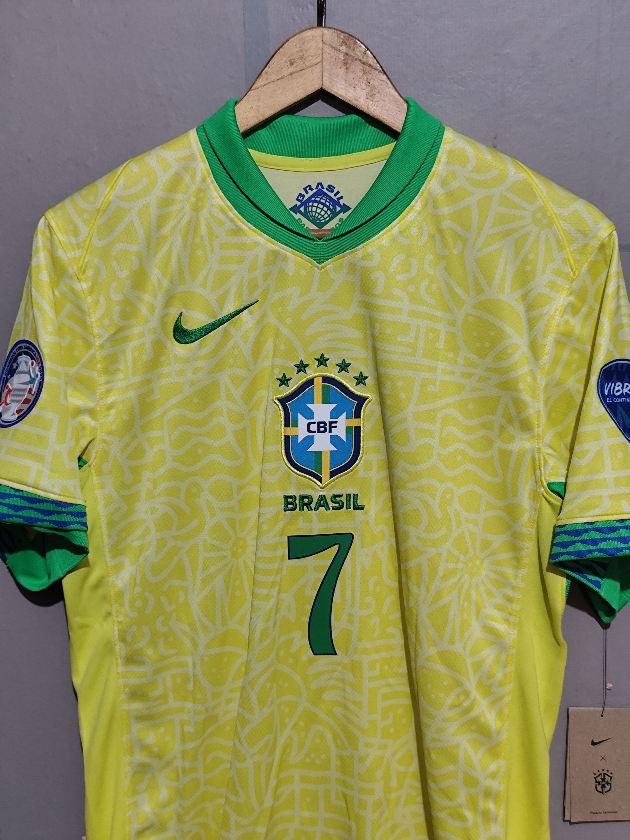 Nike Nike x #7 Vini Jr. Brazil Home 2024 Home Jersey Size US M / EU 48-50 / 2 - 2 Thumbnail