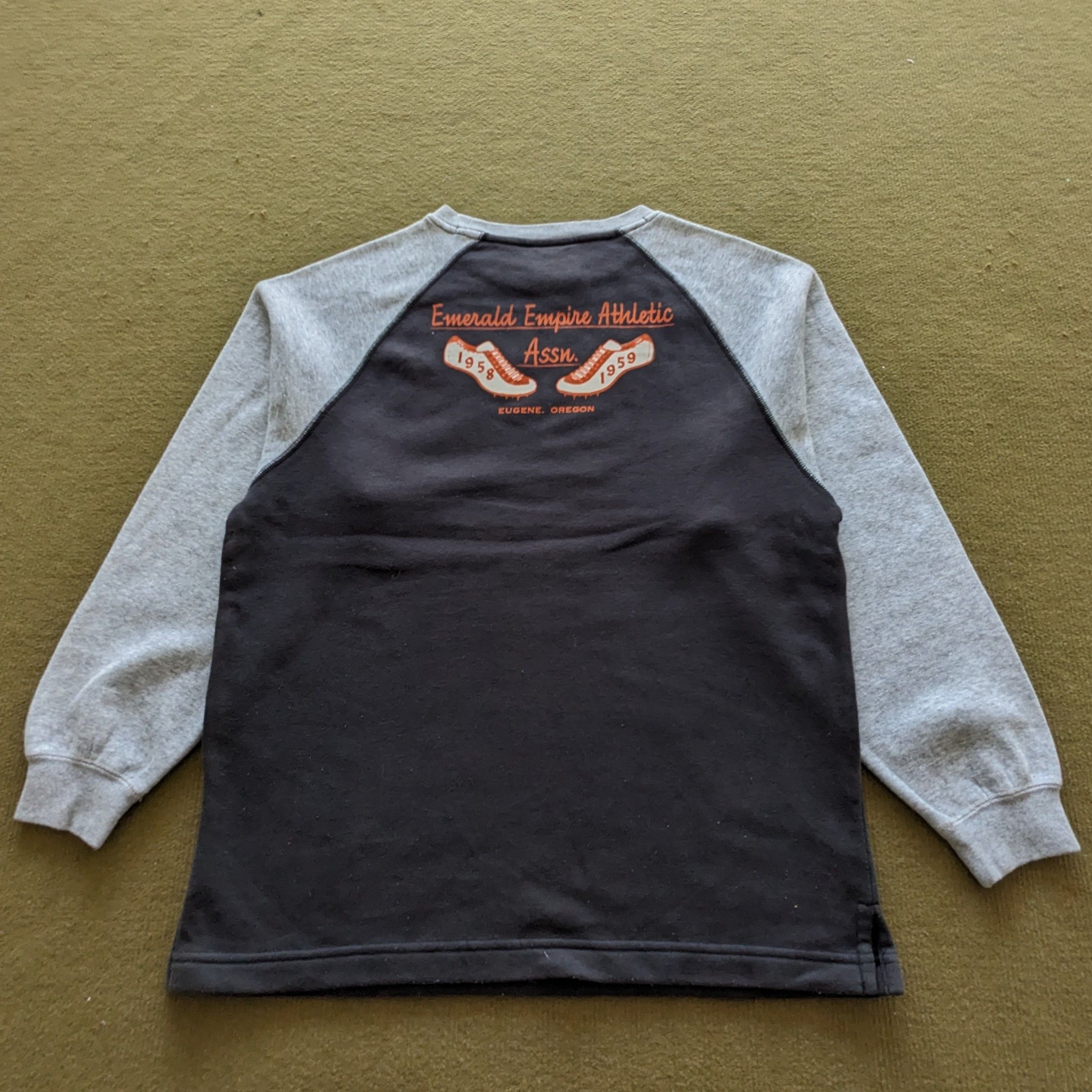 Nike Vintage NIKE Sportswear Brand Sweatshirt Size US S / EU 44-46 / 1 - 2 Thumbnail