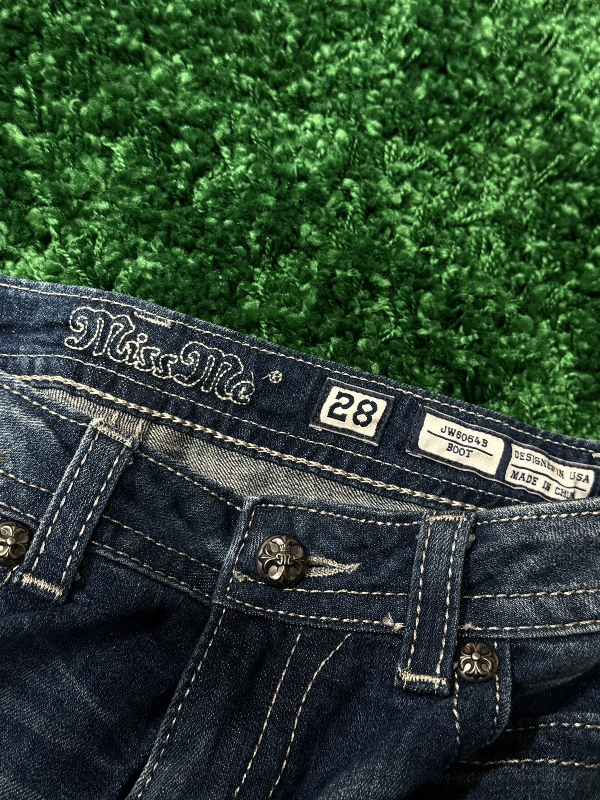 Miss Me Miss Me Leather Star Patches W/ Chrome Buttons Sz. 28 Size 28" / US 6 / IT 42 - 6 Thumbnail