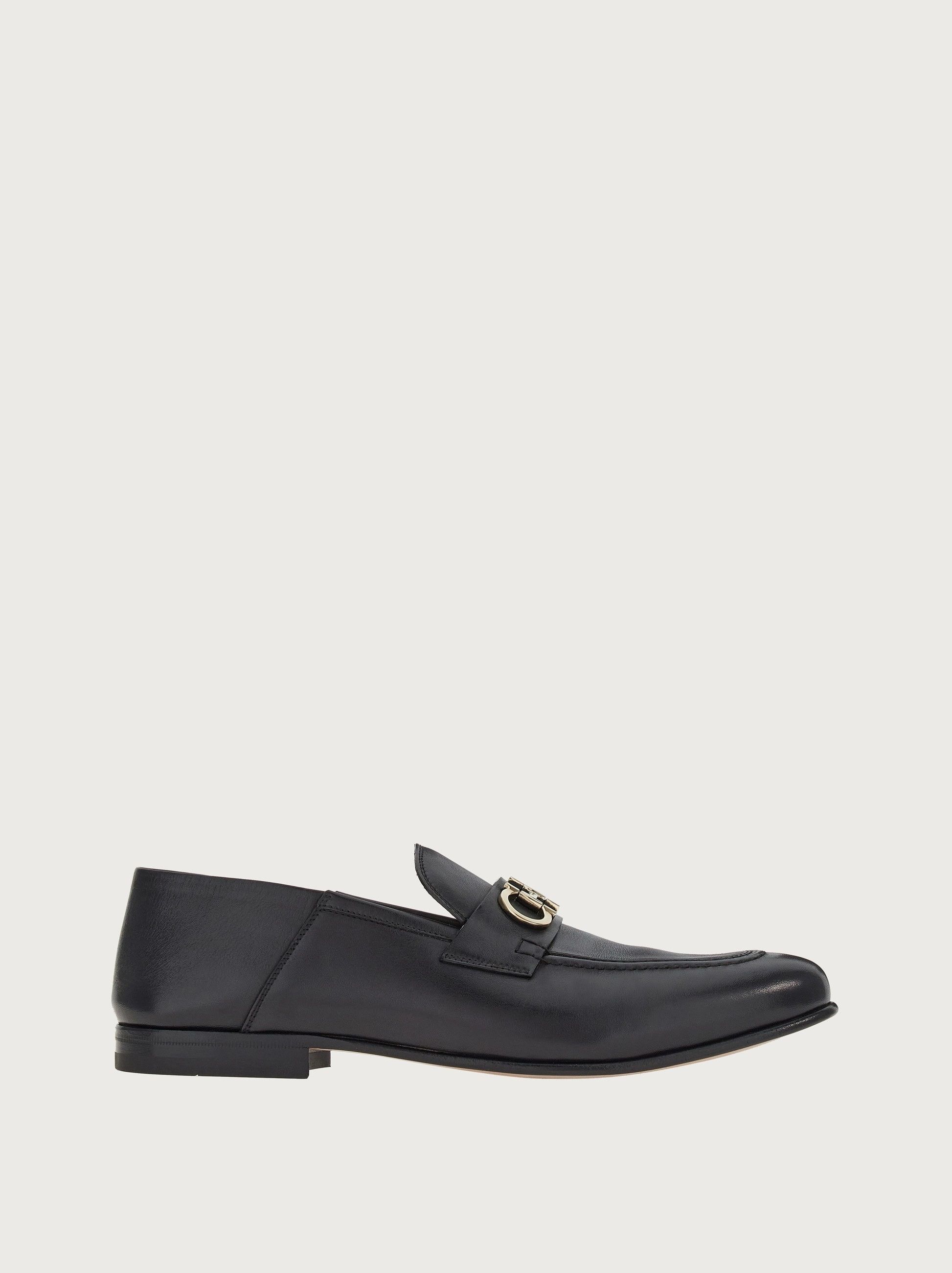 Salvatore Ferragamo o1s22i1n1025 Gancini Loafers in Black Size US 7 / EU 40 - 1 Thumbnail