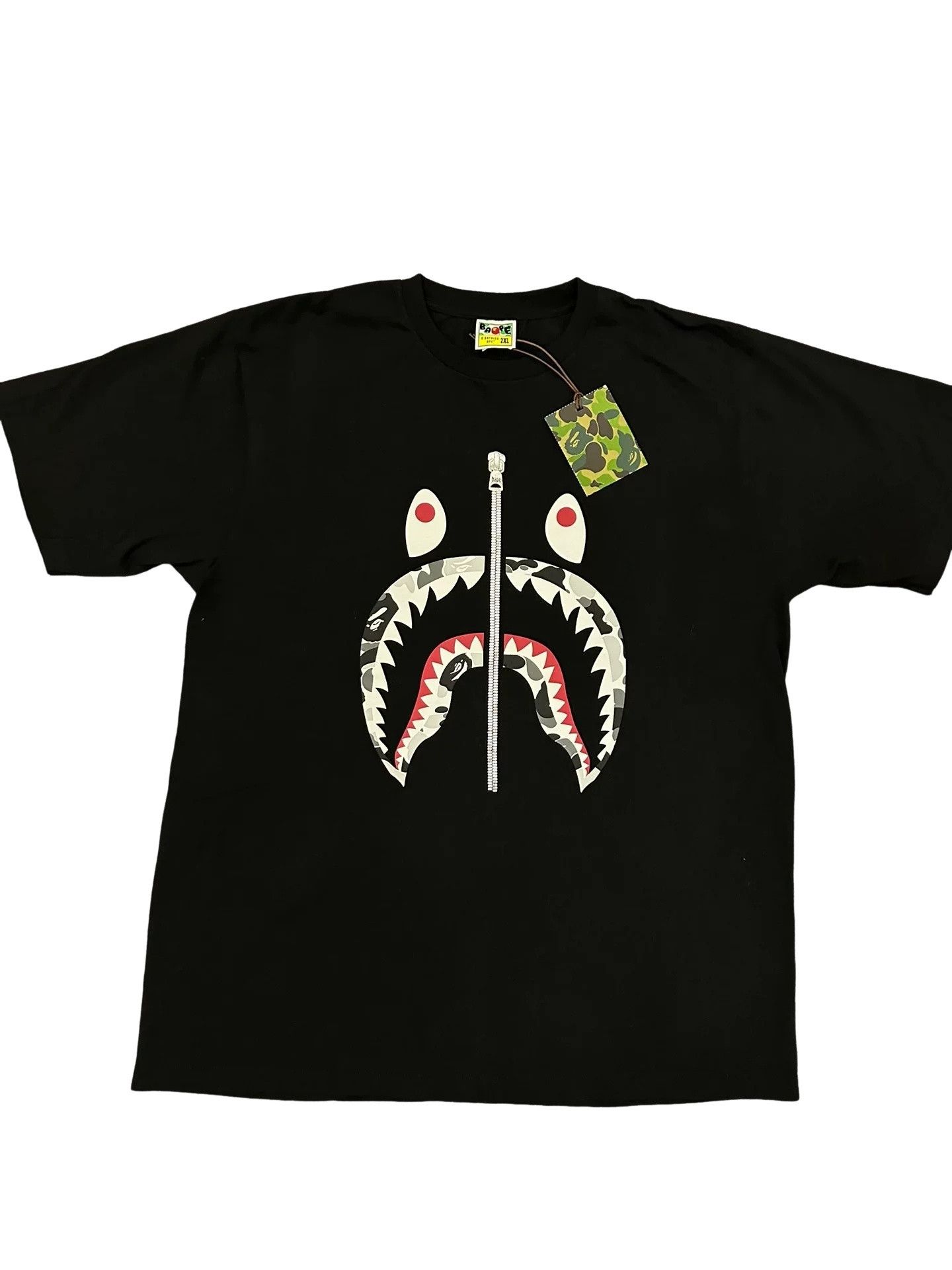 Bape Bape Shark Graphic T-Shirt 2XL Size US XXL / EU 58 / 5 - 1 Thumbnail