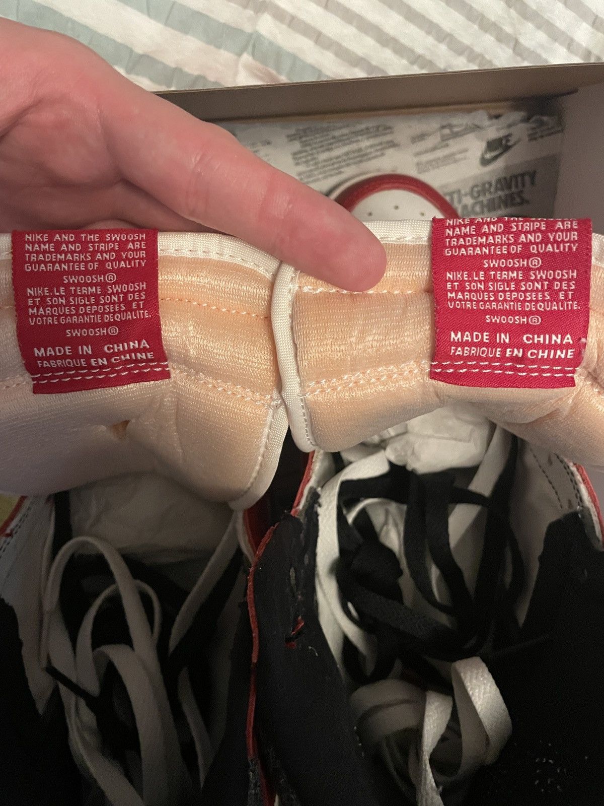 Jordan Brand Jordan 1 Chicago Lost and Found Size US 10 / EU 43 - 16 Thumbnail