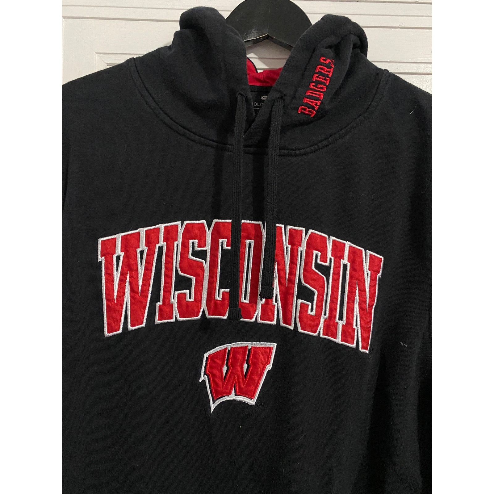 Colosseum Athletics Wisconsin Badgers Black Stitched Hoodie Sweatshirt Size M Size US M / EU 48-50 / 2 - 2 Thumbnail