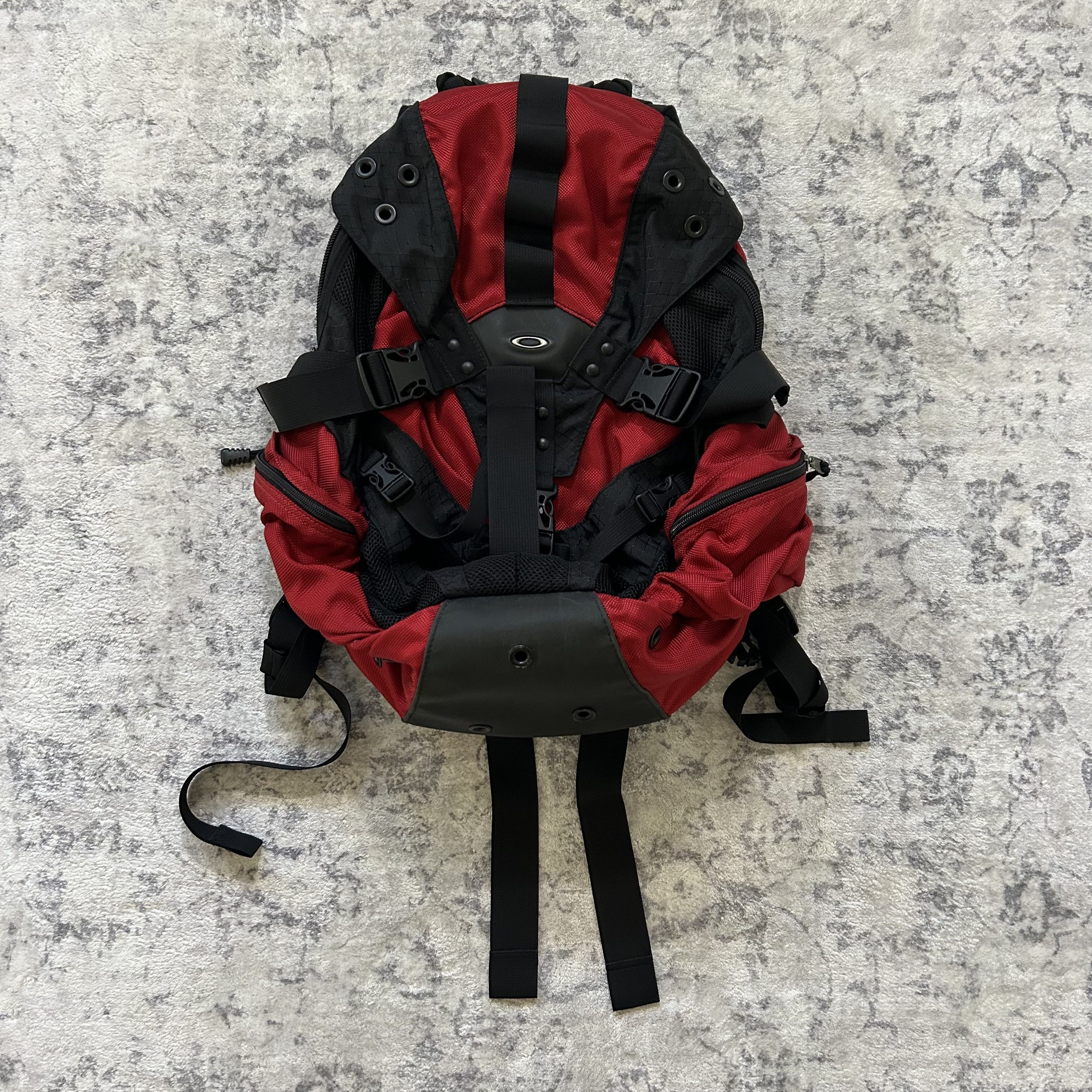 Oakley Icon Backpack | Grailed