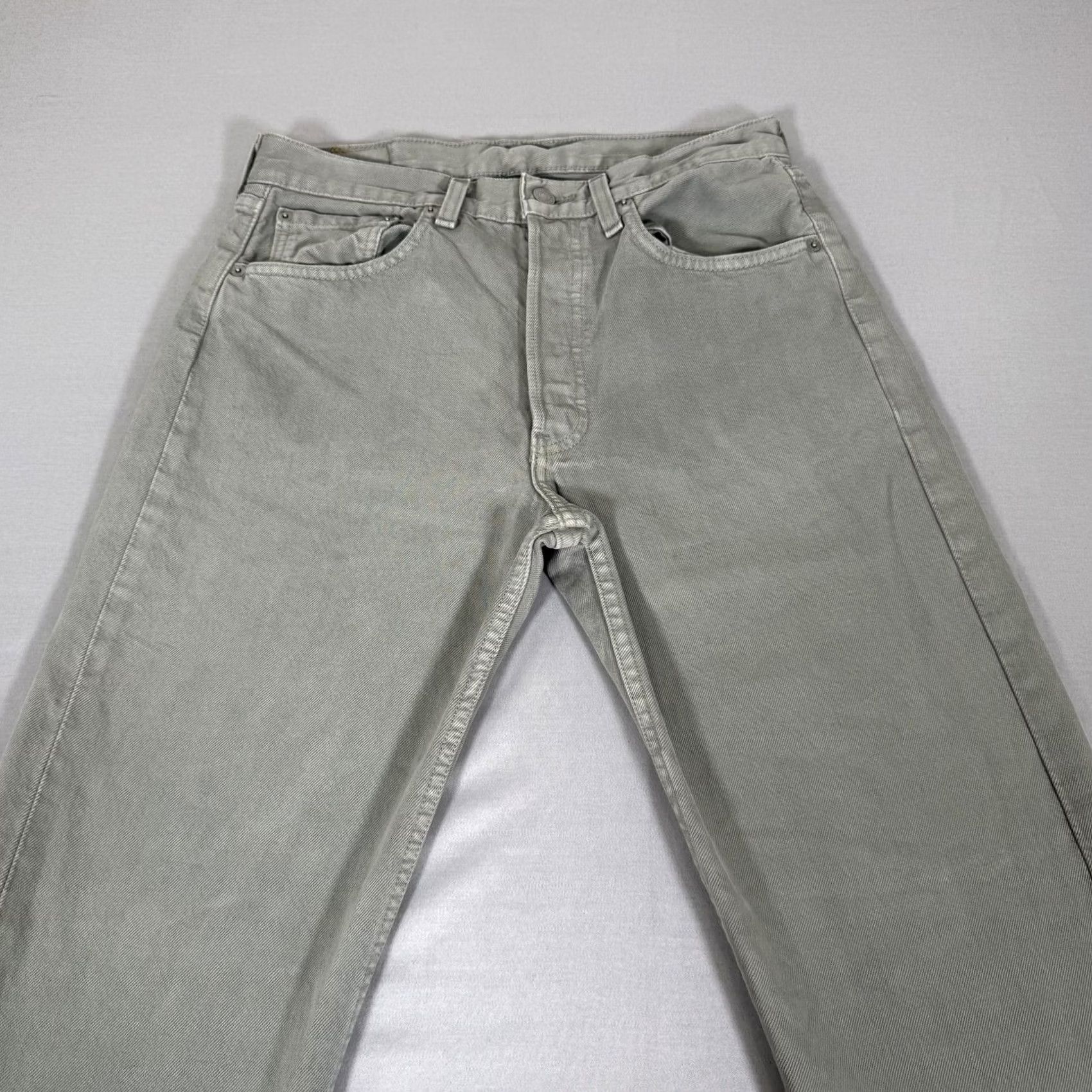 Levi's VINTAGE Levi's 501 Jeans Mens 32x34 Gray Light Wash Natural Denim Straight Classic 90s Boys Womens Size US 32 / EU 48 - 2 Thumbnail