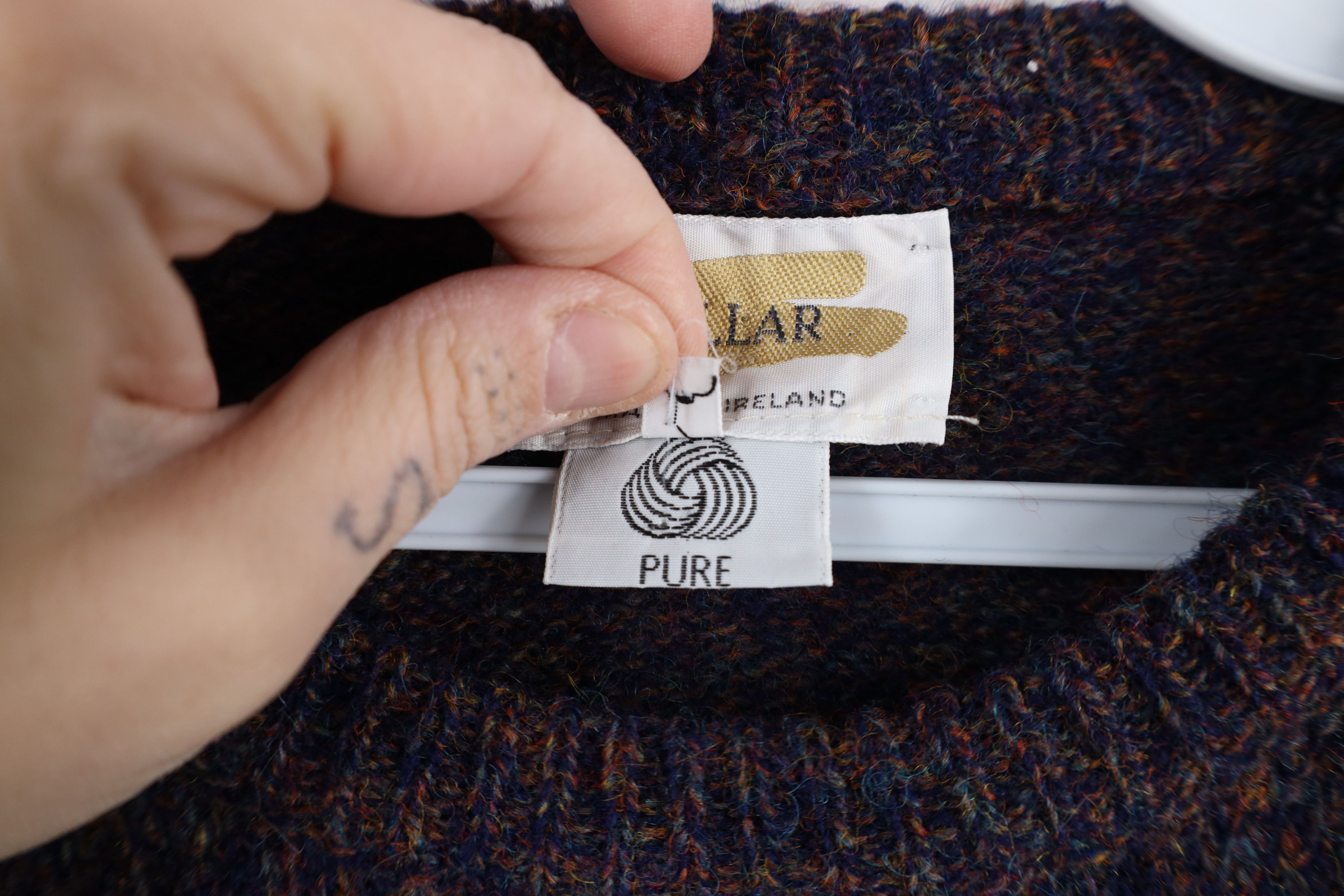 Vintage Vintage 90s Streetwear Pure Irish Wool Knit Pocket Sweater Size L / US 10 / IT 46 - 8 Thumbnail