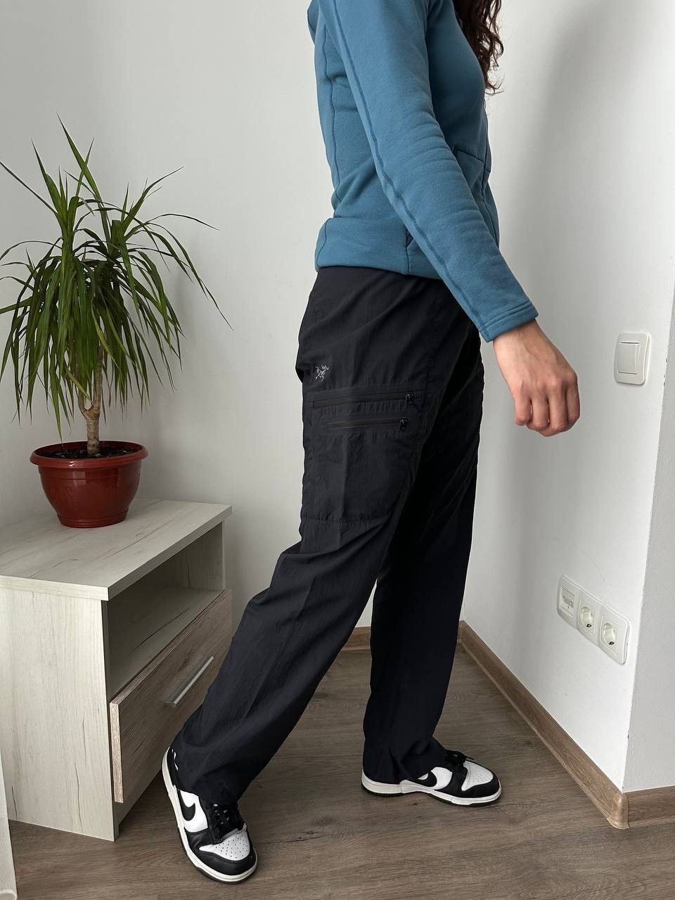 Arc'teryx × Vintage Vintage Arc’Teryx Outdoor Blue Big Logo Cargo Pants Size 24" / US 00 / IT 34 - 14 Thumbnail