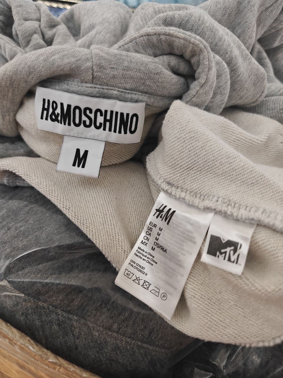 H&M H&M x Moschino MTV Hoodie Center Logo Pullover Gray Size US M / EU 48-50 / 2 - 8 Thumbnail
