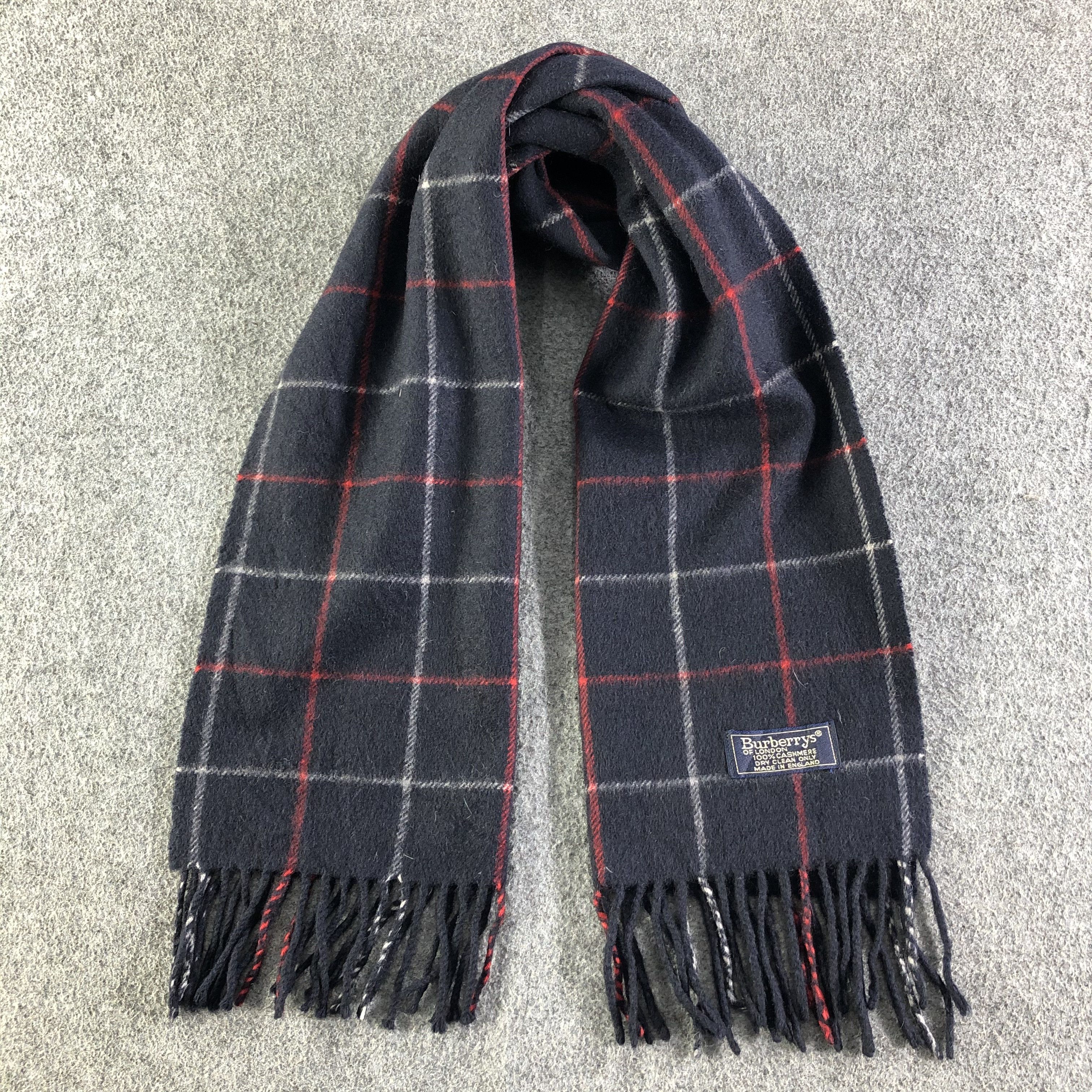 Burberry Burberry Cashmere Scarf / Muffler / Neckwear P365 Size ONE SIZE - 1 Thumbnail