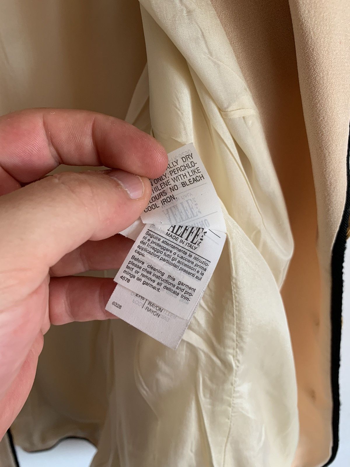 Designer × Moschino × Vintage VTG 1980’s Moschino Cheap & Chic Cream Suit Women’s 42 size Size L / US 10 / IT 46 - 14 Thumbnail