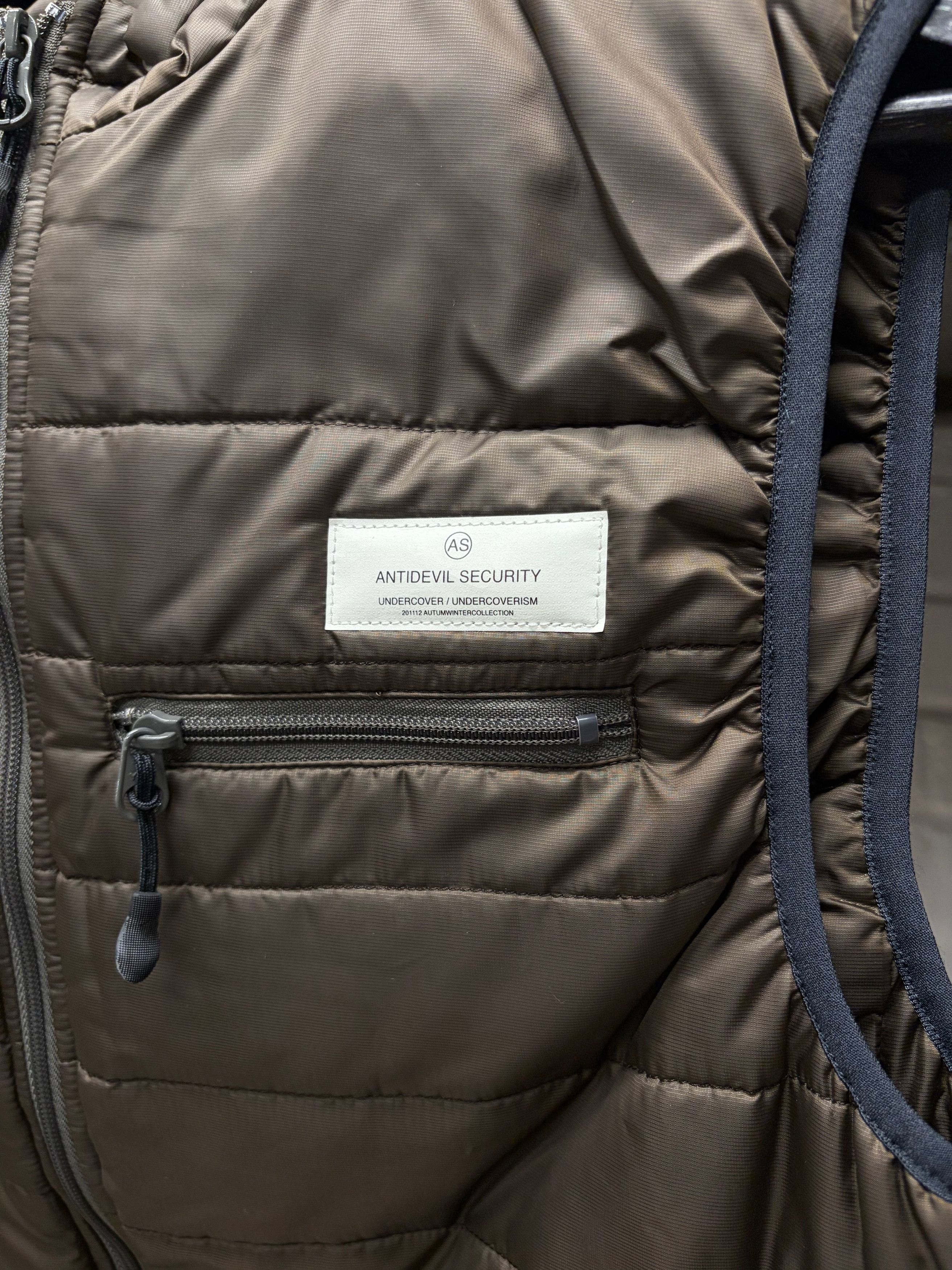 Undercover AW2011 Undercover ‘Underman’ Brown Down Filled Security Vest Size US M / EU 48-50 / 2 - 2 Thumbnail