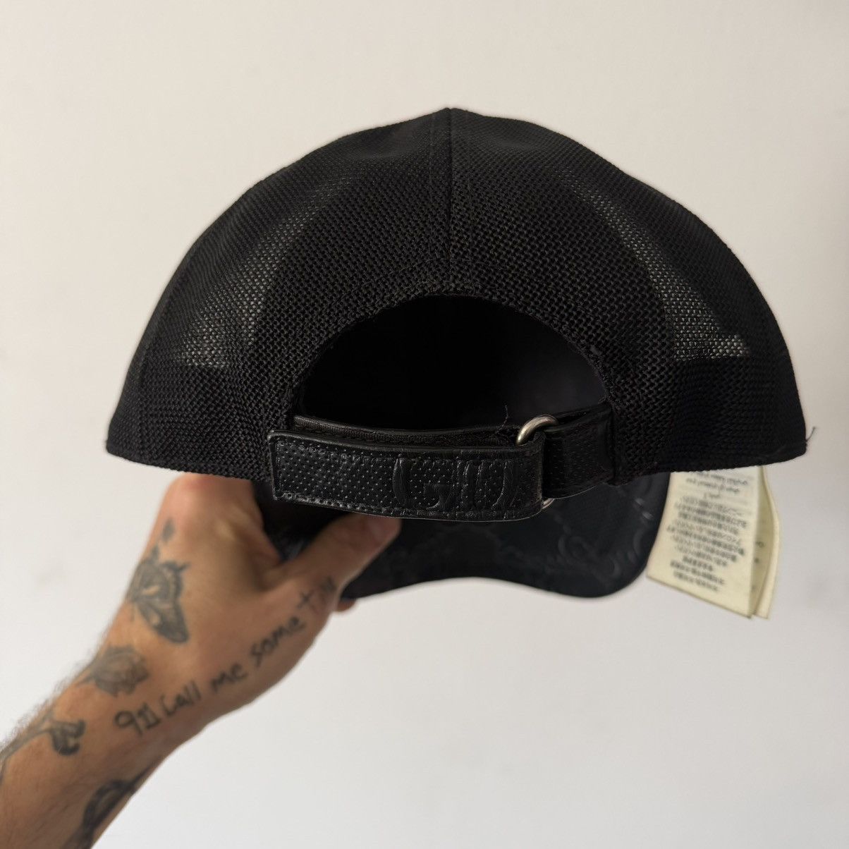 Gucci GUCCI EMBOSSED BLACK LEATHER & MESH BASEBALL CAP Size ONE SIZE - 4 Thumbnail