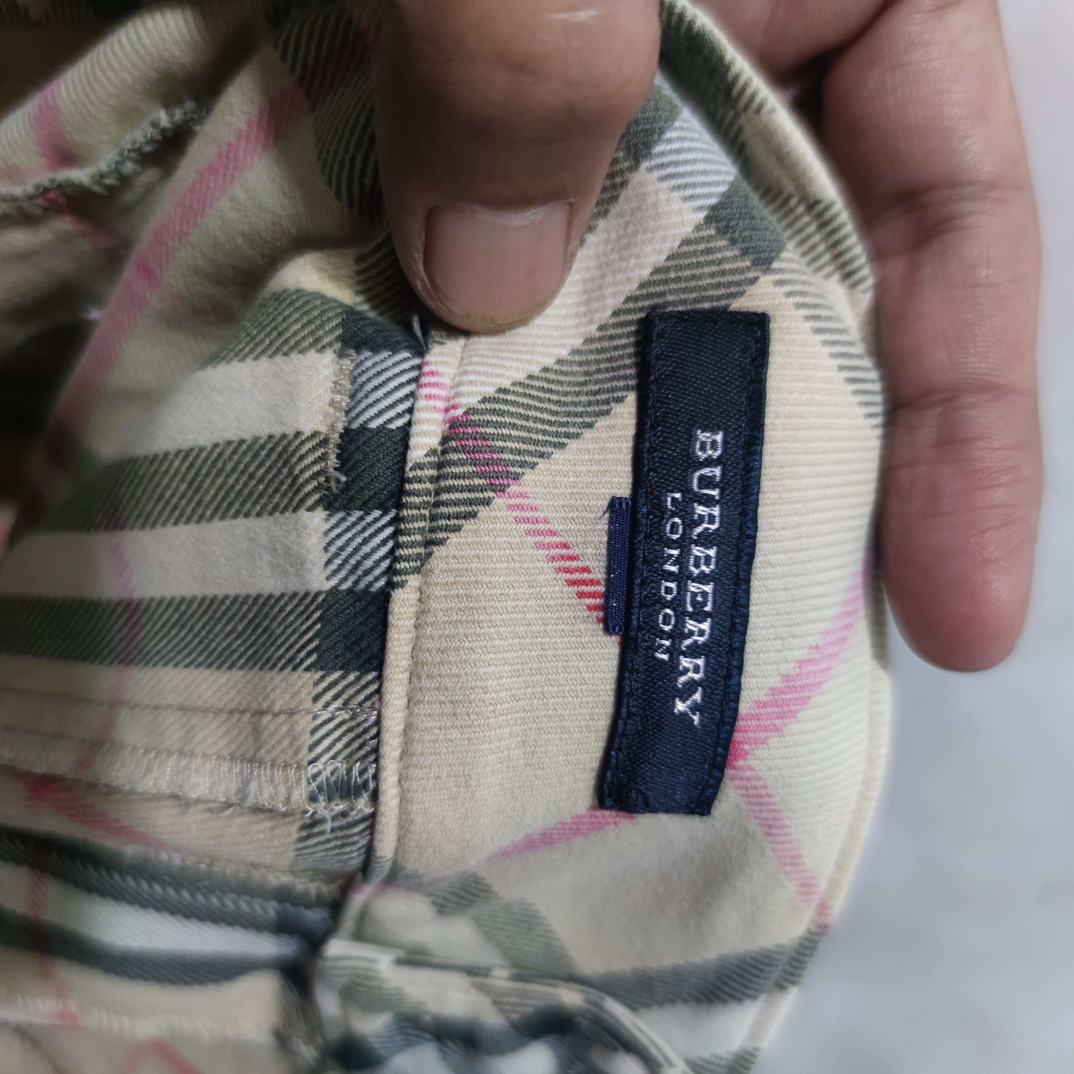 Burberry Vintage Burberry Short Pants Size US 26 / EU 42 - 6 Thumbnail