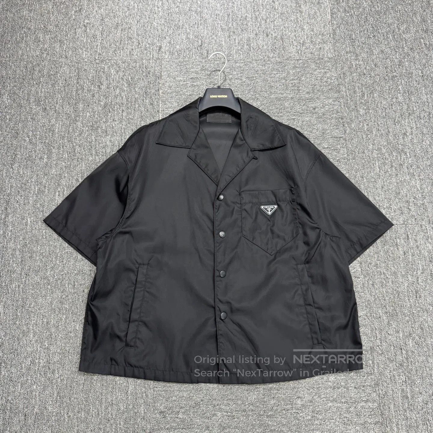 Prada Black Short-Sleeve Button-Front Shirt. Size US M / EU 48-50 / 2 - 1 Thumbnail