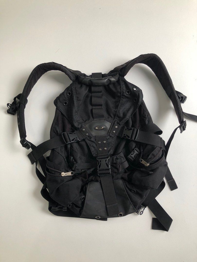 Oakley × Vintage 🔥NEED GONE🔥 Vintage Oakley Gorpcore Black Alien Design Size ONE SIZE - 1 Thumbnail