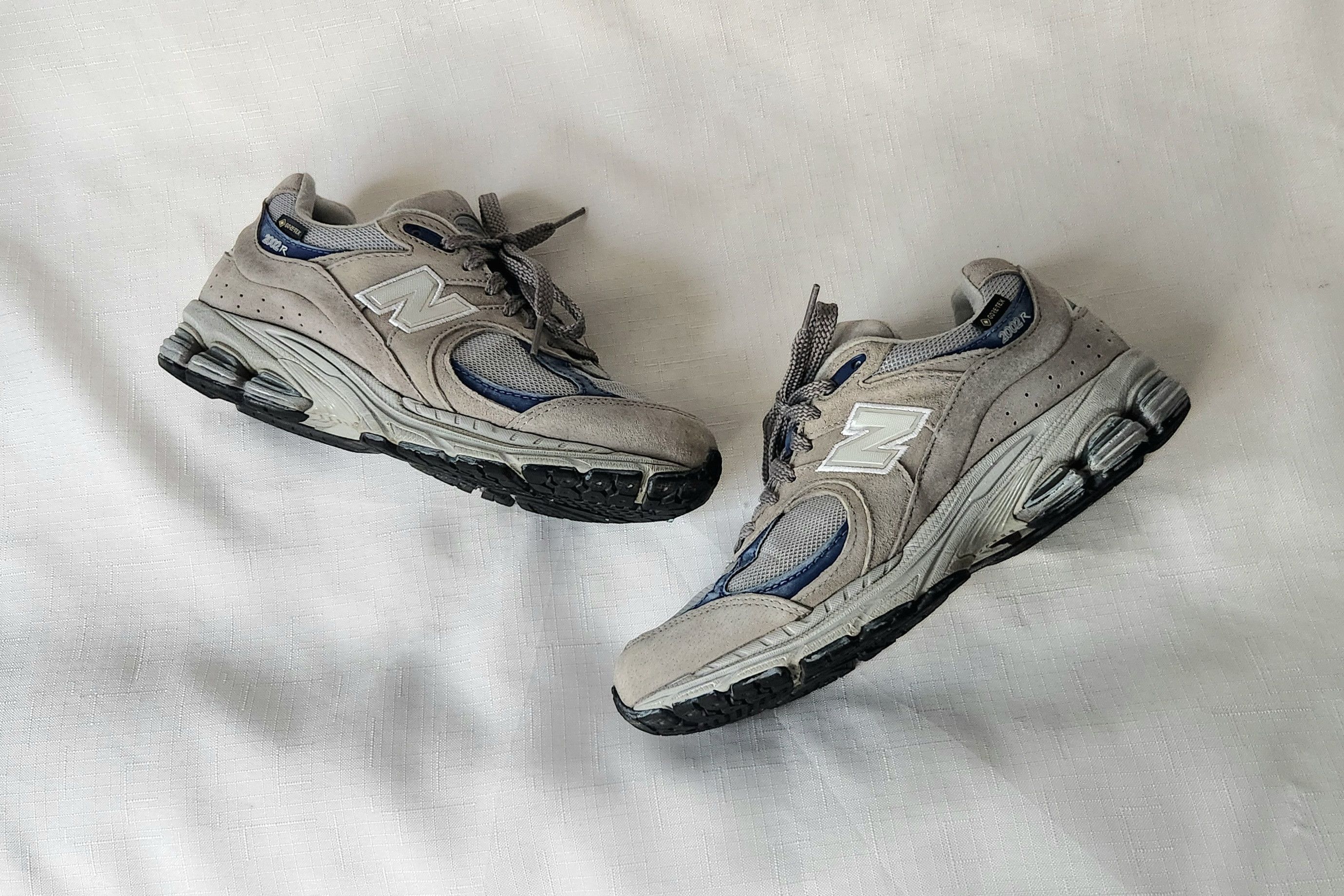 New Balance 2002RXB Men's SZ 5.5 Unisex Mixed Media Suede
