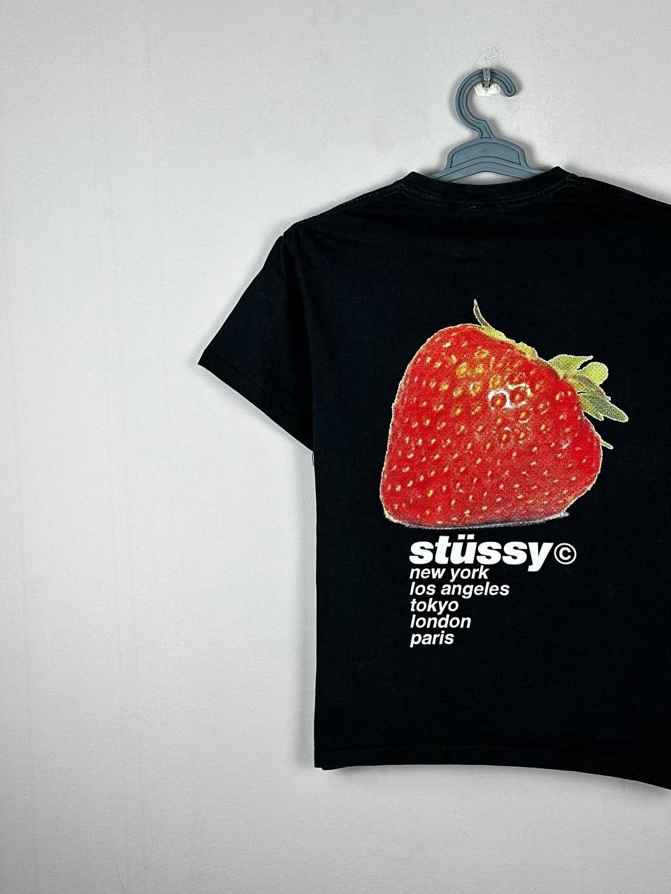 Stussy Vintage Stussy Strawbery Print Big Logo T Shirt Size US M / EU 48-50 / 2 - 8 Thumbnail