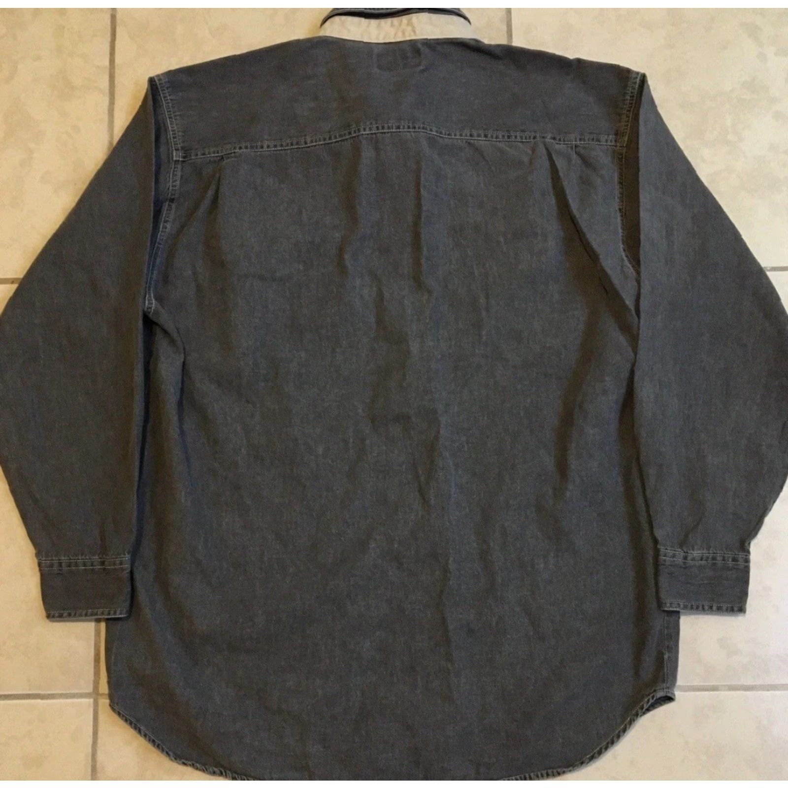 Jordan Brand VINTAGE Chicago Bulls Denim Shirt XL Gray Nike Shirt Mens 90s Grunge Basketball Michael Jordan 80s Biker Punk Rock USA Retro Distressed Size US XL / EU 56 / 4 - 3 Thumbnail