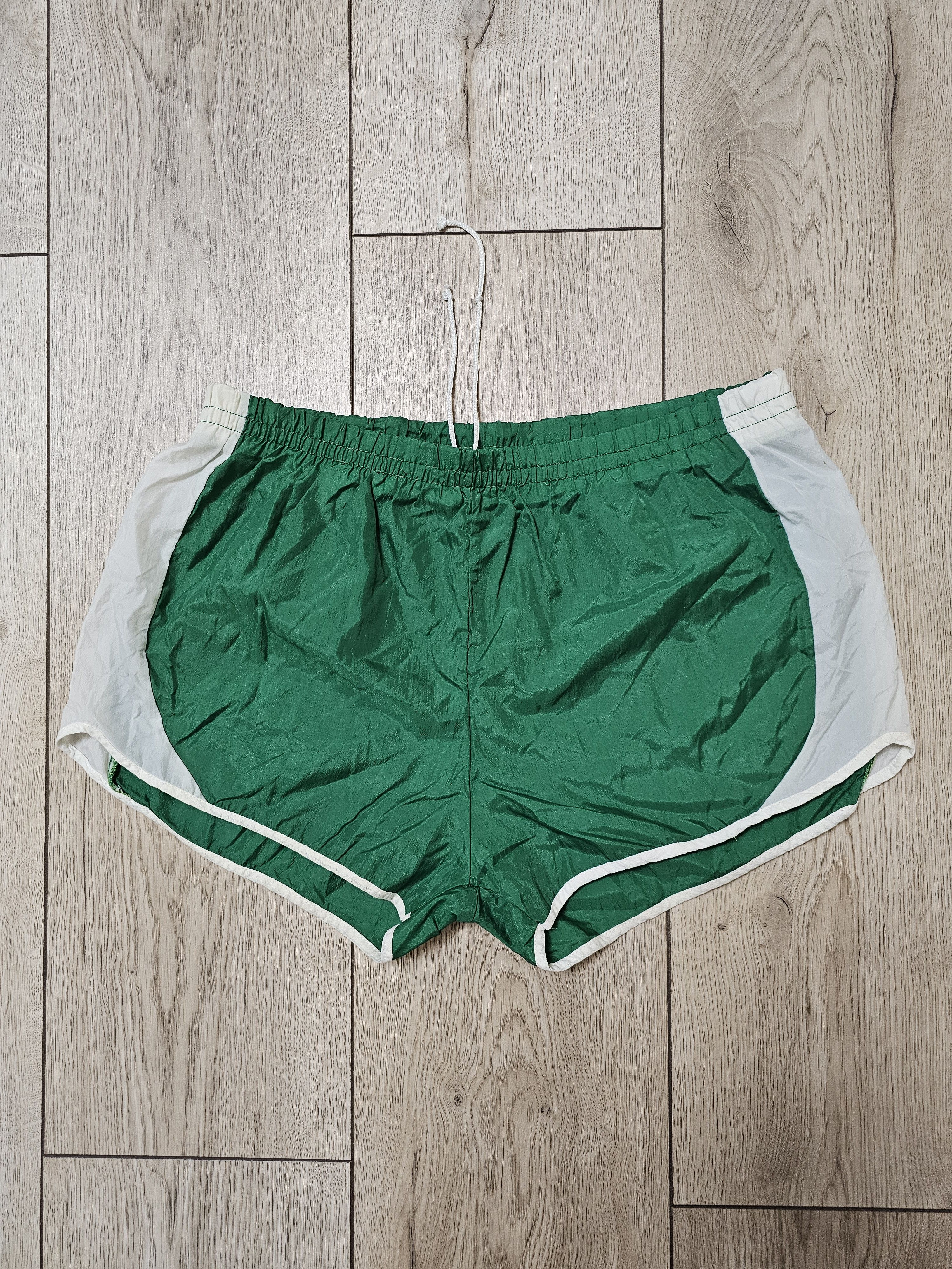 Puma PUMA SHORTS VINTAGE NYLON GREEN 70s SPRINTER RUNNING SHORTS Size US 34 / EU 50 - 1 Thumbnail