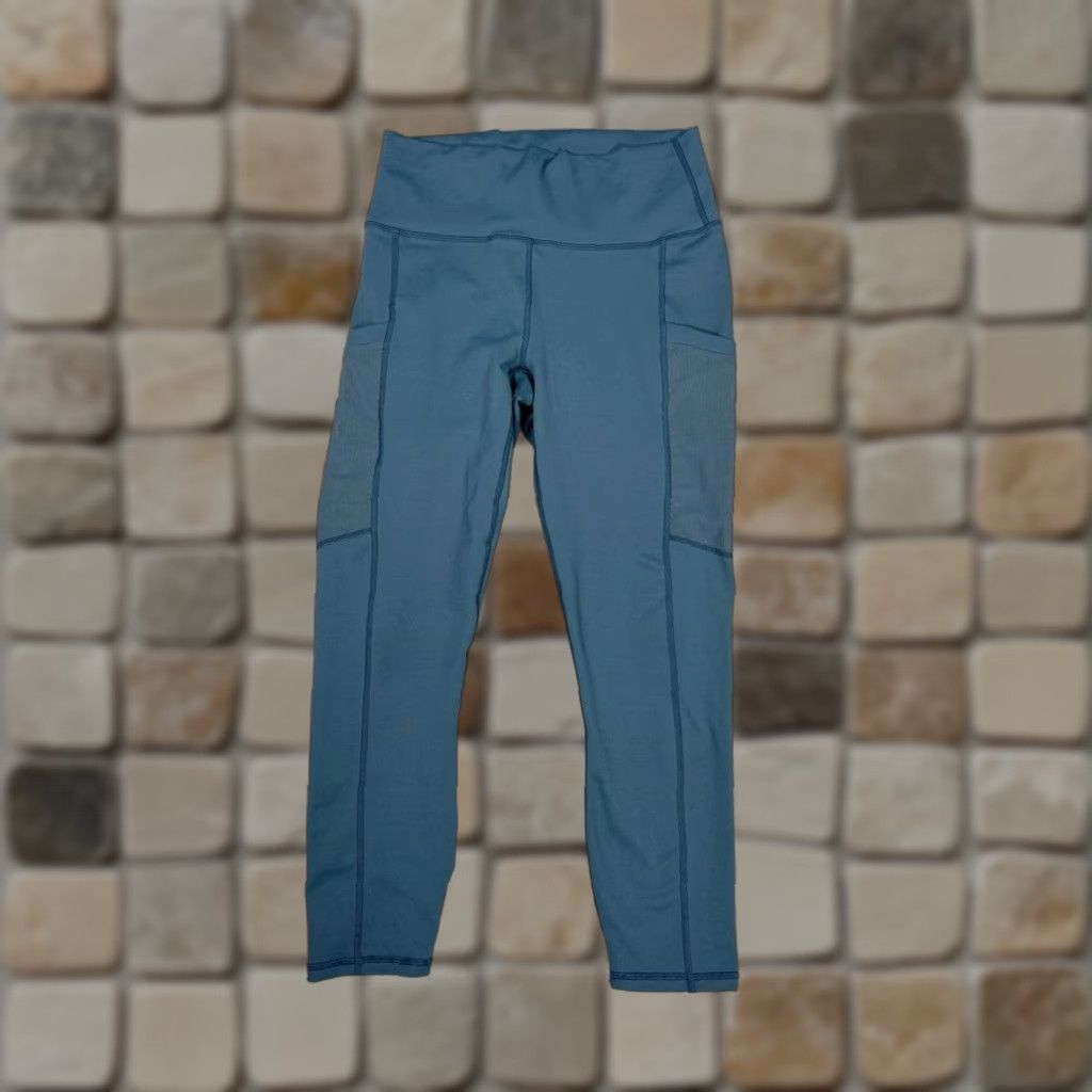 Fabletics Fabletics Leggings Womens Small Powerhold Blue Compression Pockets Crop - Athletic Activewear Sport Athleisure Pockets Size 28" / US 6 / IT 42 - 1 Thumbnail
