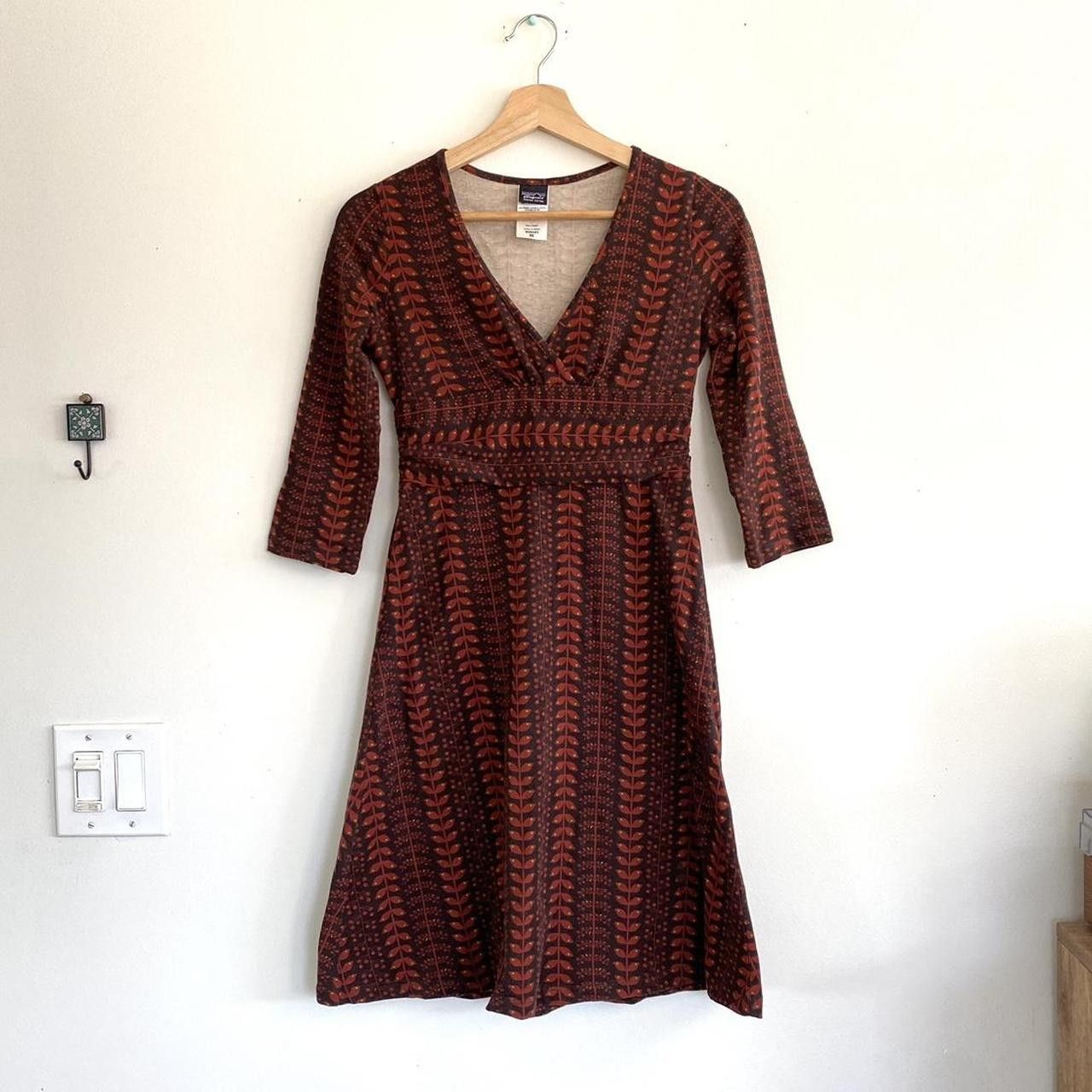 Patagonia PATAGONIA OUTDOOR DRESS WOMENS SIZE XS QUARTER SLEEVE MAROON Size XS / US 0-2 / IT 36-38 - 2 Thumbnail