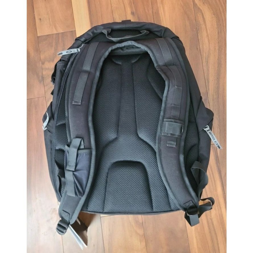 Oakley NWT Oakley Black Panel Back Pack Bag VW Tactical Field Gear Size ONE SIZE - 9 Thumbnail