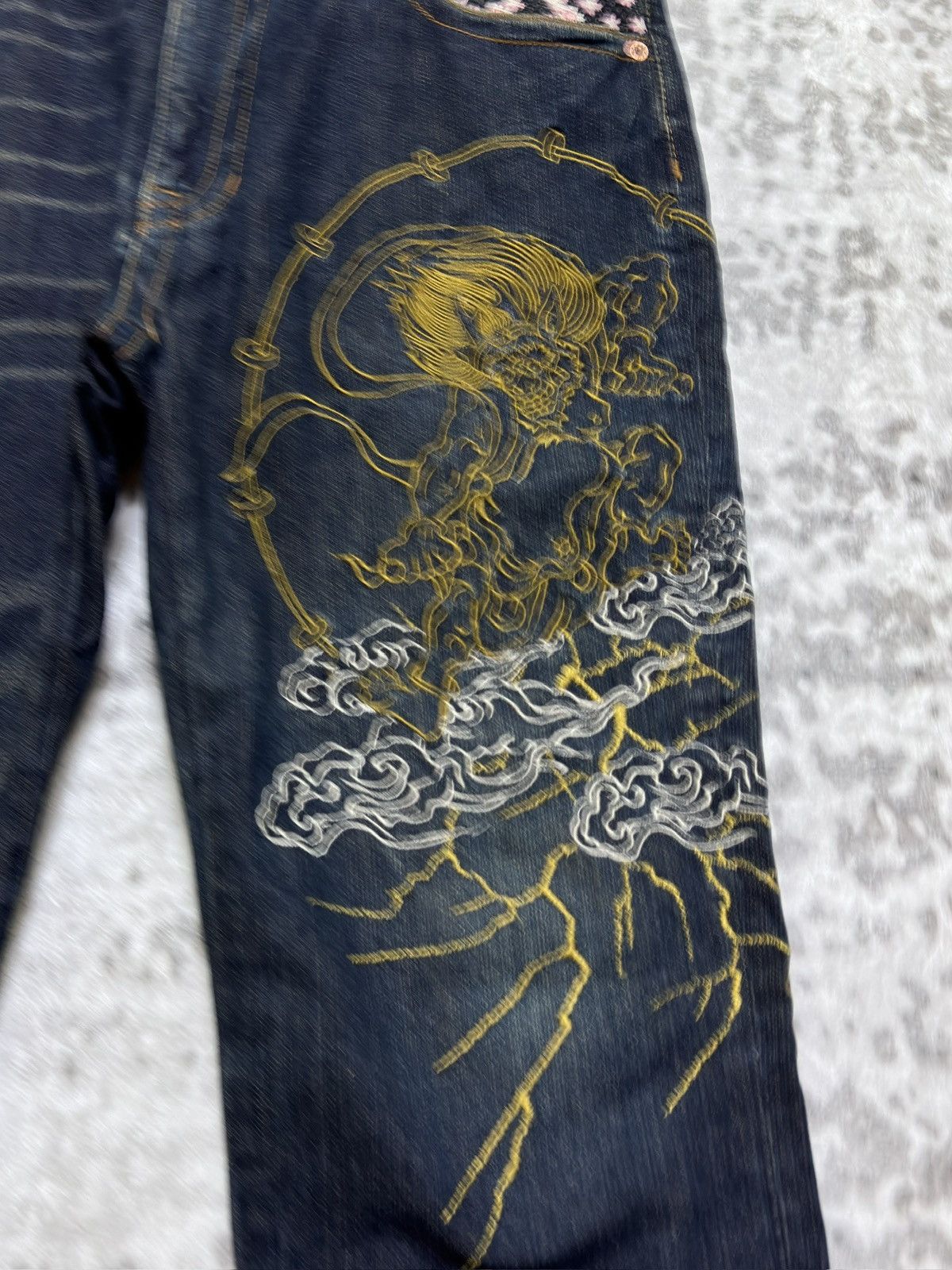 Karakuri Tamashii Buden Shoten Raijin Fujin Embroidered Sukajan Denim Jeans Size US 33 - 6 Thumbnail