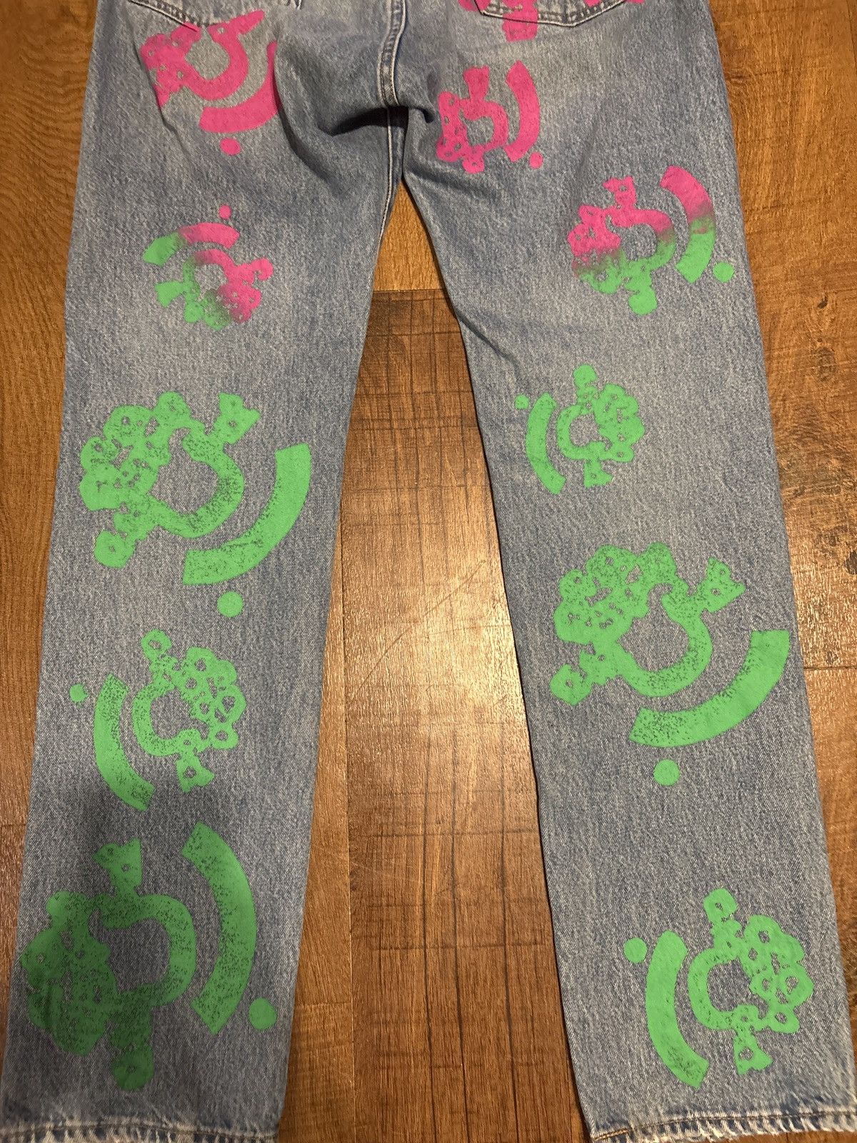 DENIM TEARS Denim Tears Bstroy Tears 501 Light Wash Jean Pink/Green Size 34" / US 12 / IT 48 - 2 Thumbnail