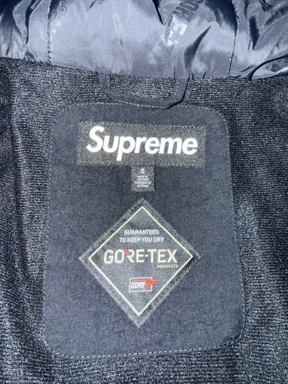 Supreme DS- Supreme Gore Tex Stripe Hooded Jacket - S Size US S / EU 44-46 / 1 - 4 Thumbnail