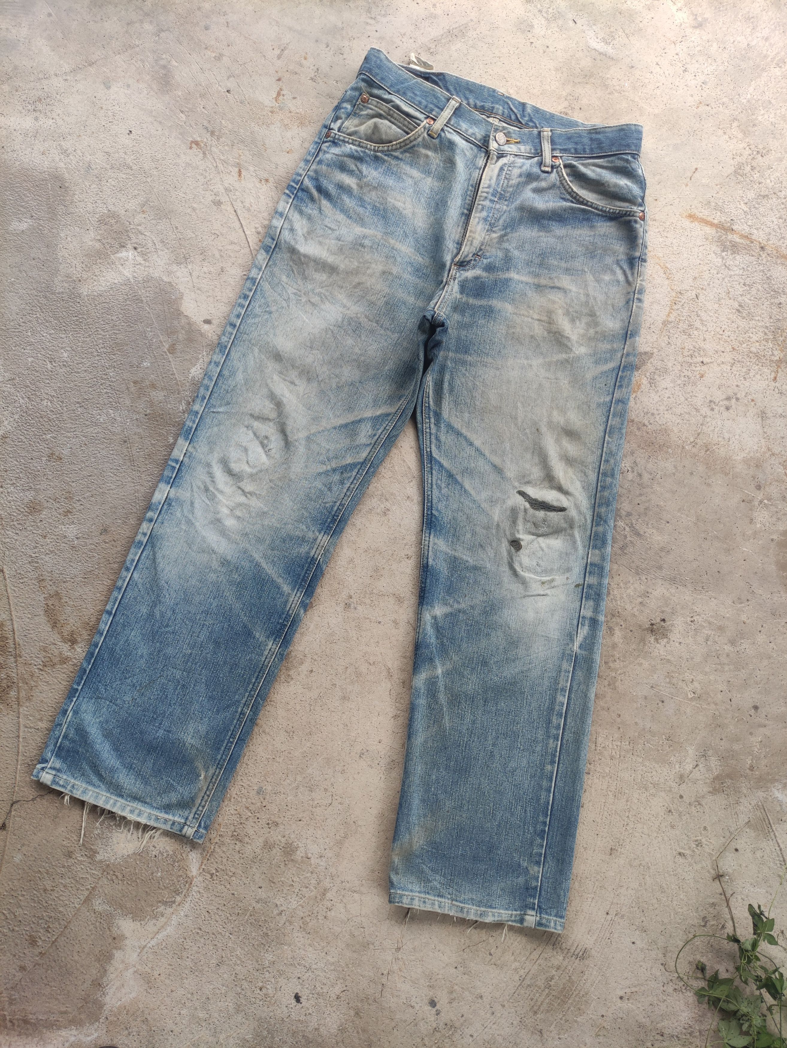 Lee Vintage Lee Distressed Denim Faded Pants W31 Size US 31 - 2 Thumbnail